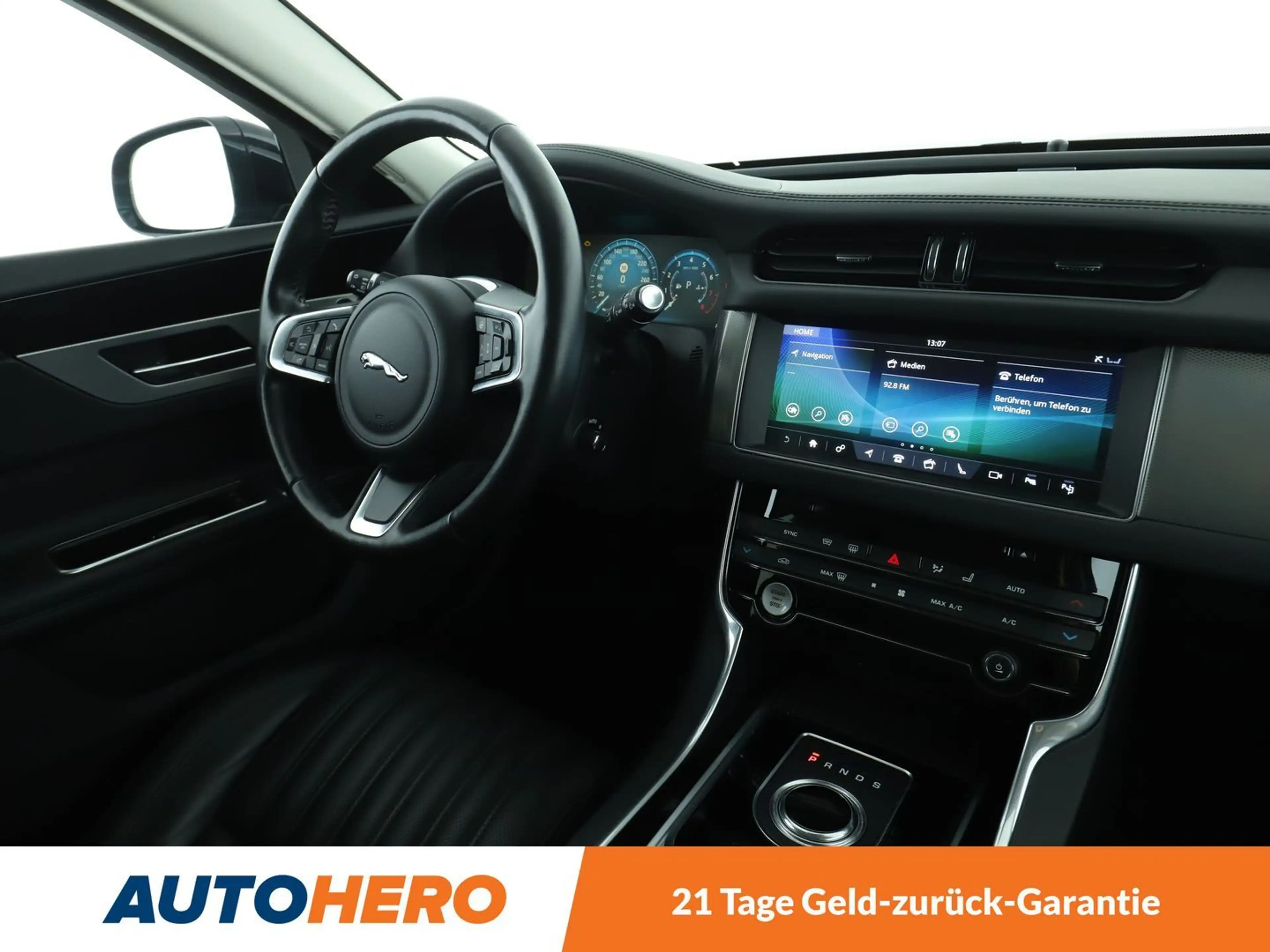 Jaguar XF 25t Portfolio Aut.*NAVI*BI-XENON*ACC*360°*MERIDIAN — photo 13