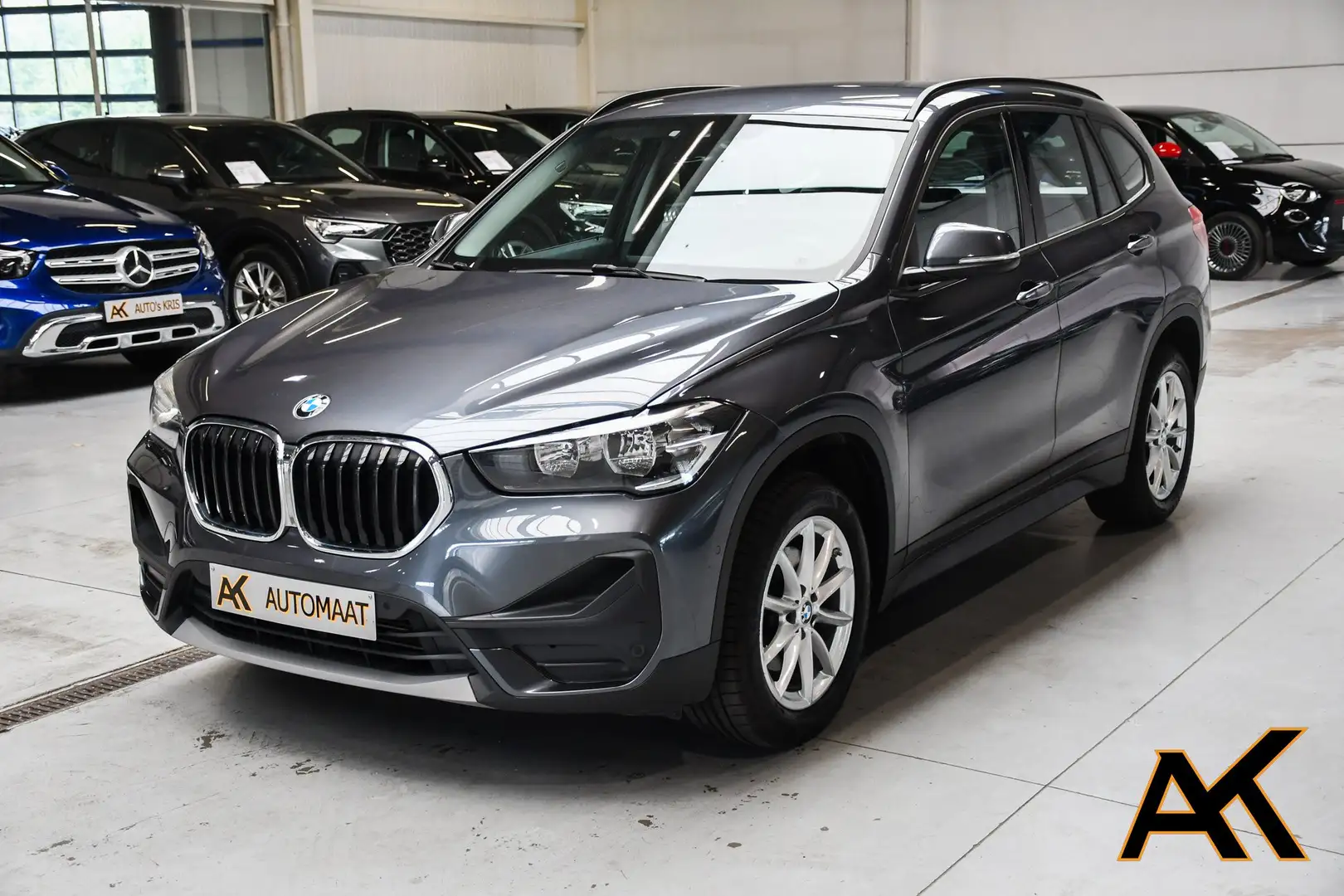 BMW X1 2.0 dAS sDrive18d - NAVI / TREKHAAK / BLUETOOTH Gris - 1