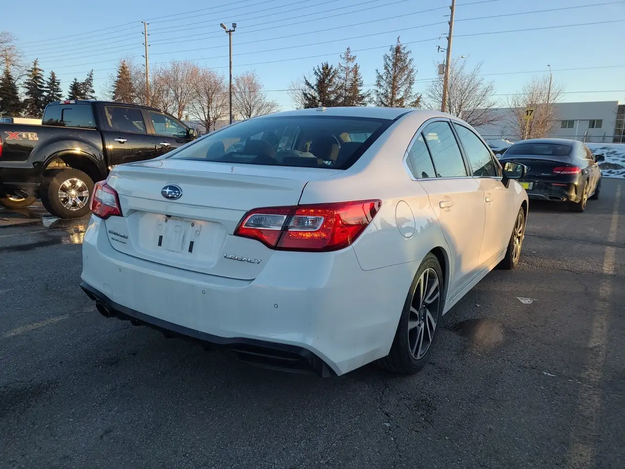 Subaru Legacy снимка Subaru Legacy