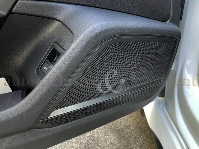 Audi RS6 Avant view 5