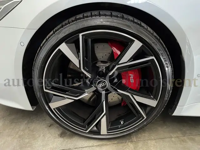 Audi RS6 Avant view 12