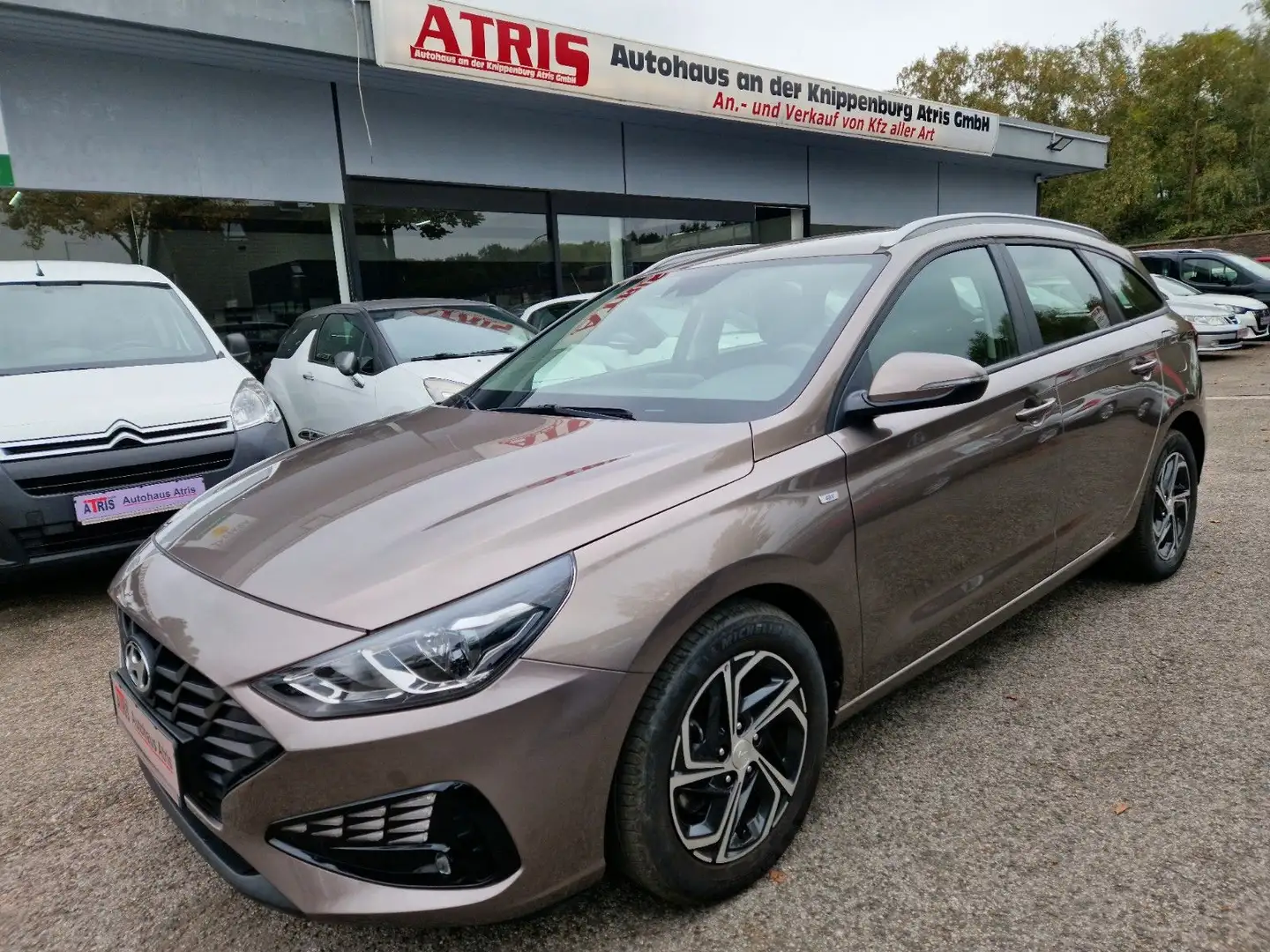 Hyundai i30 cw Select Mild-Hybrid Braun - 2