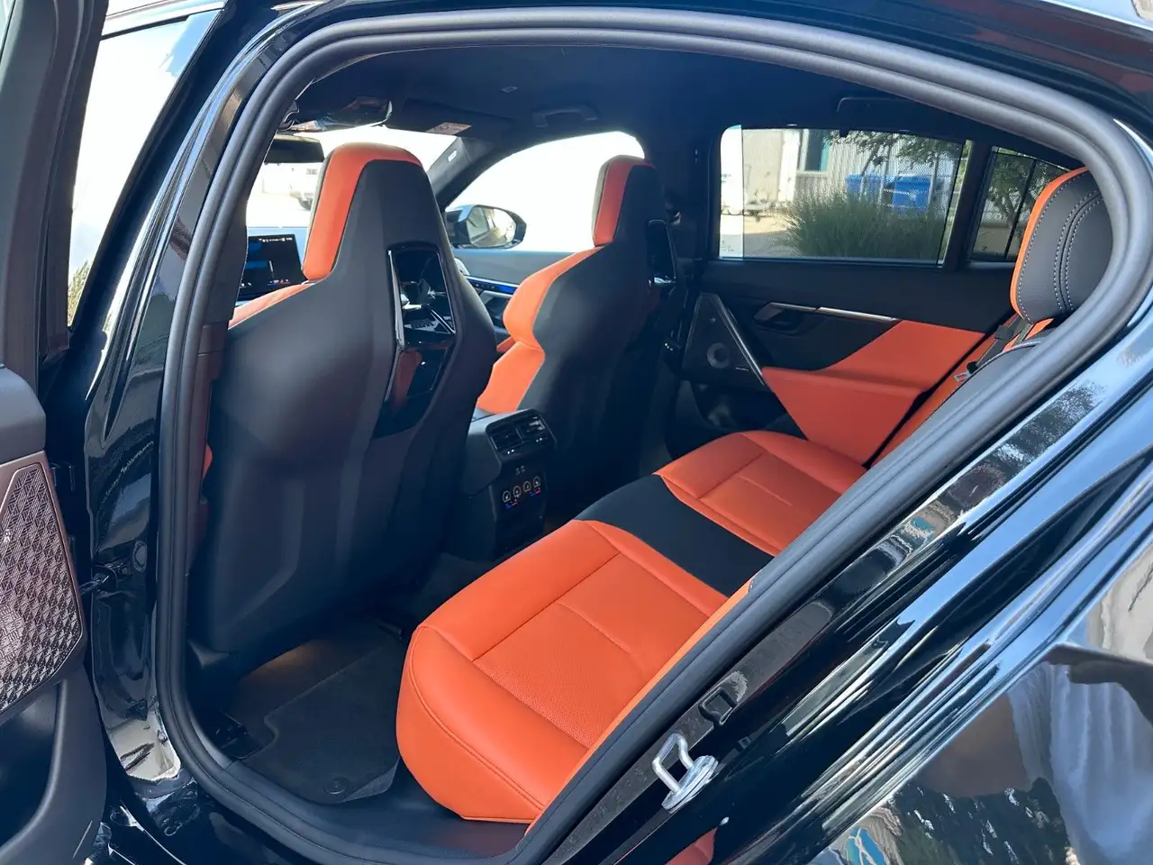 BMW M5 Limousine ULTIMATE pack M Driver ́s Package, миниатюра 26