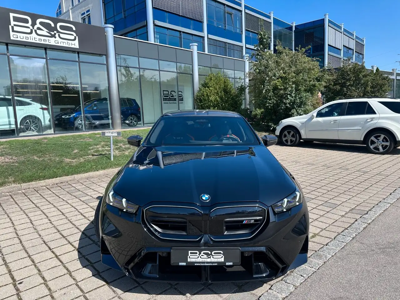 BMW M5 Limousine ULTIMATE pack M Driver ́s Package, миниатюра 9