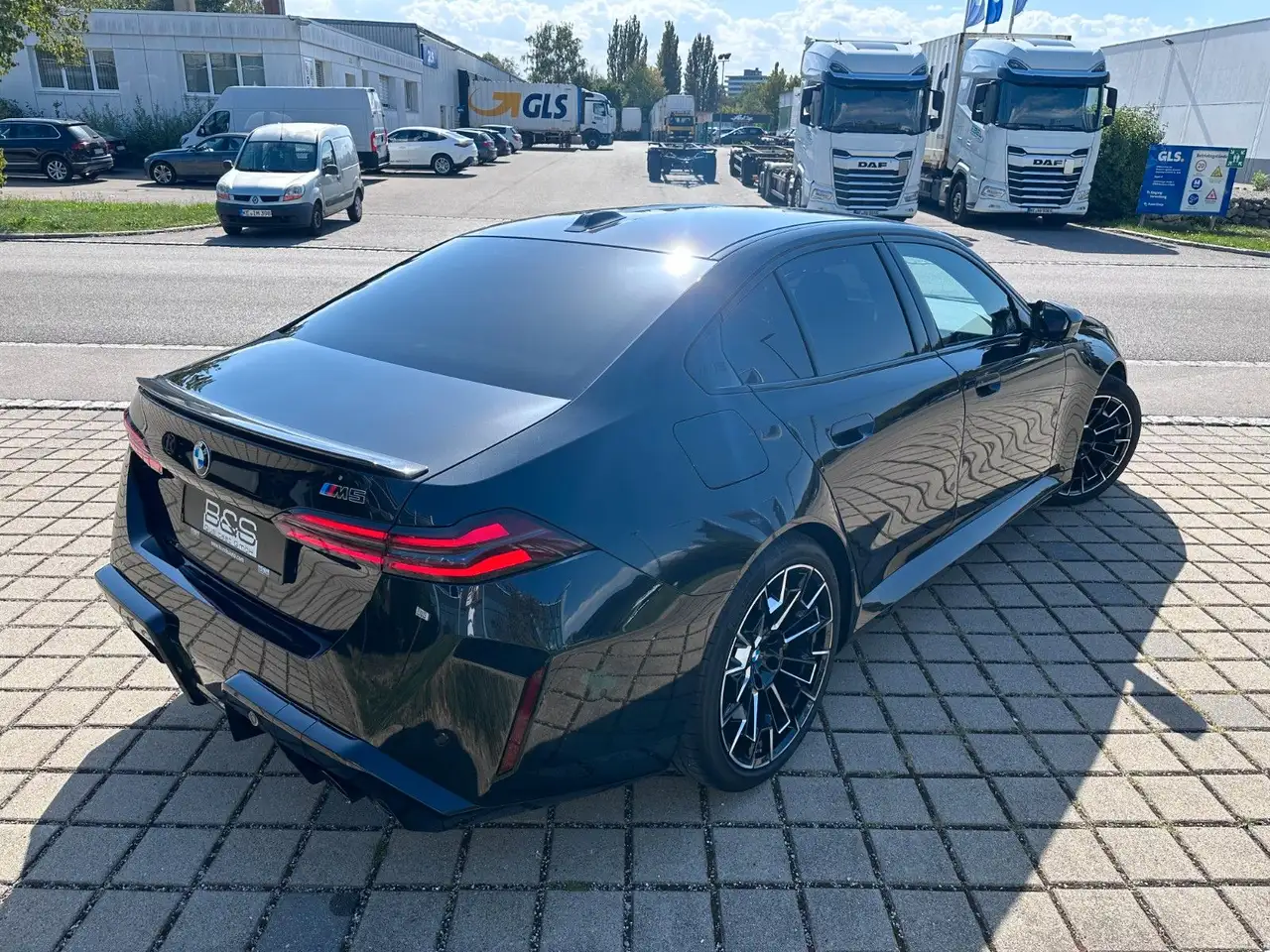 BMW M5 Limousine ULTIMATE pack M Driver ́s Package, миниатюра 7
