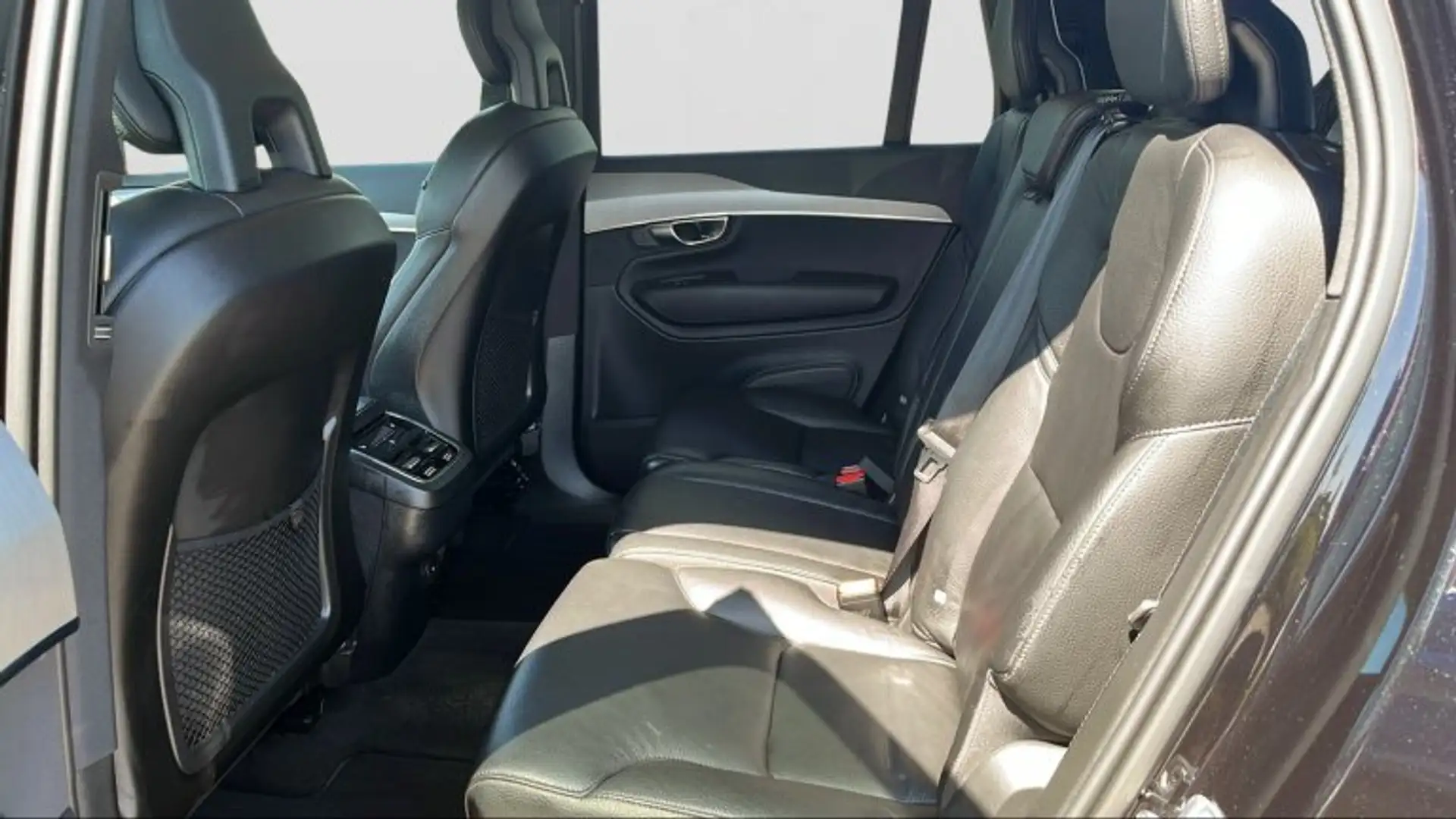 Volvo XC90 B5 AWD Momentum Pro Schwarz - 2