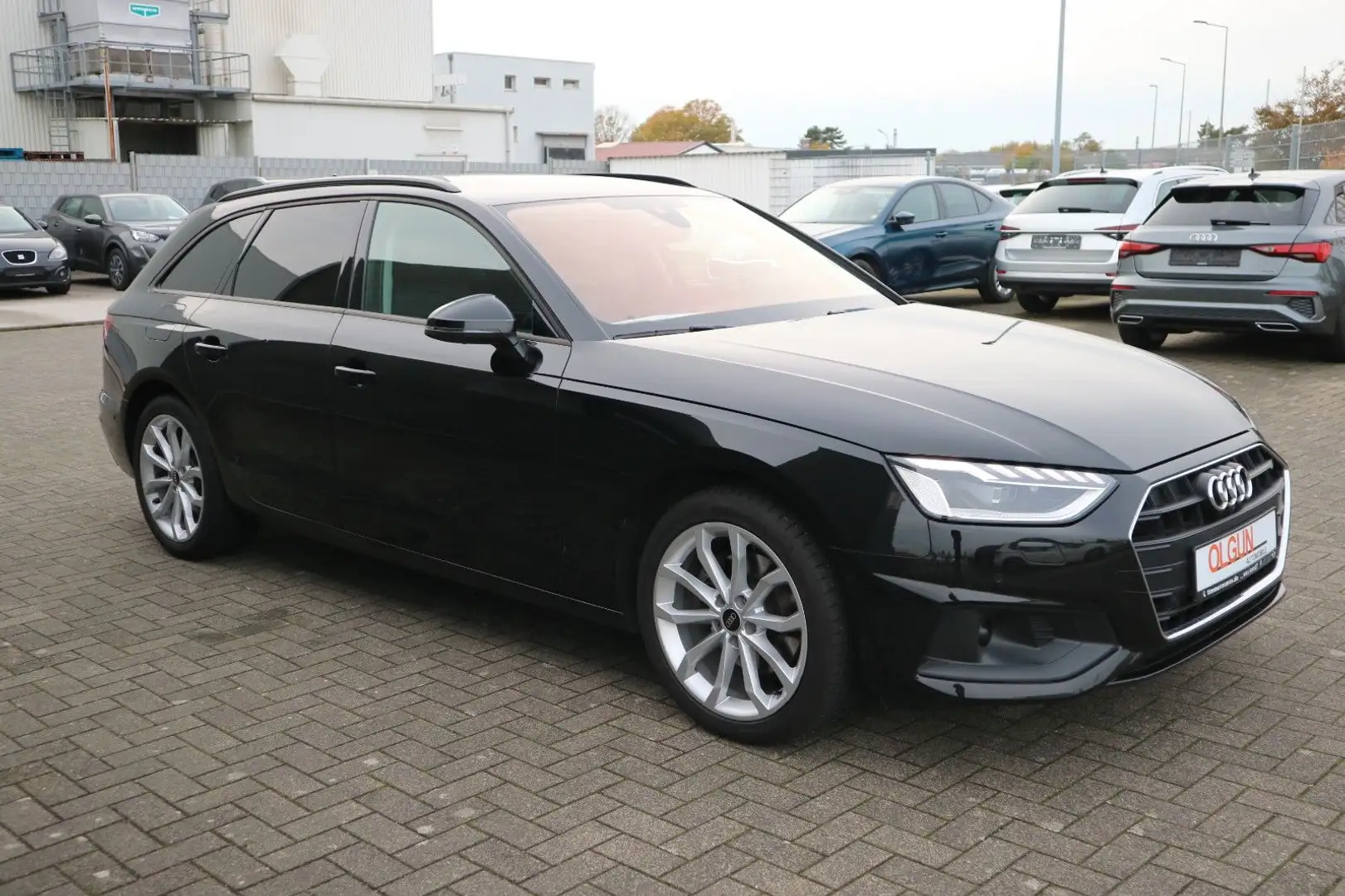 Audi A4 Avant 35 TFSI *VIRTUAL*TOUR*LED*360 CAM Zwart - 2