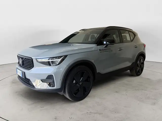 Volvo XC40 B3 automatico Ultra Black Edition