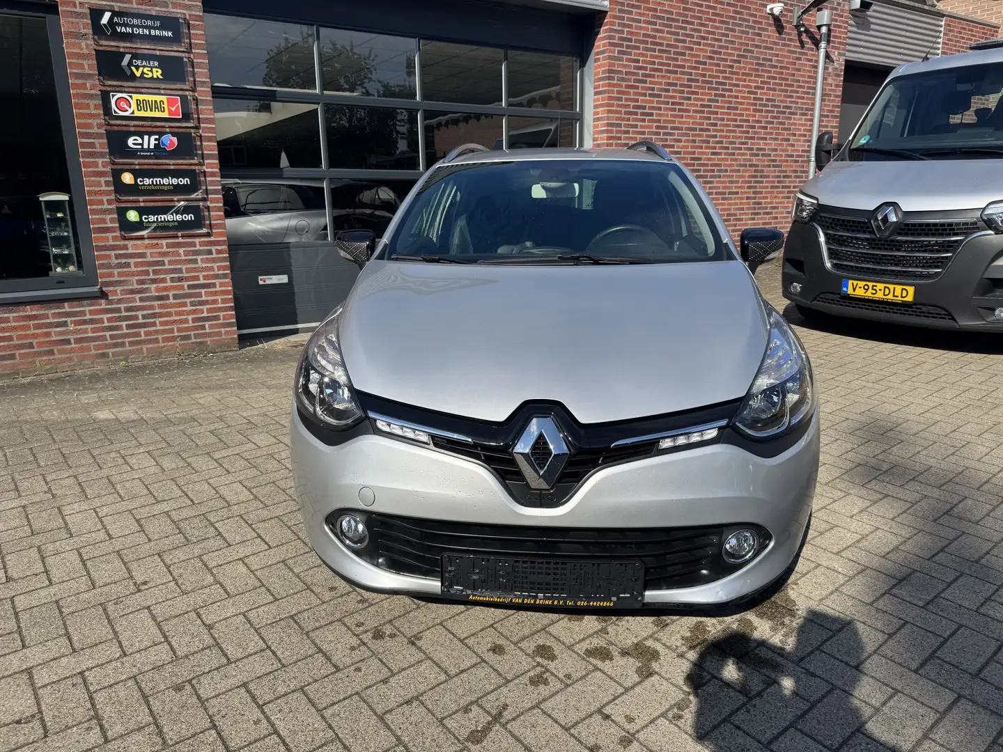 Renault Clio Estate 0.9 TCe Iconic - 2