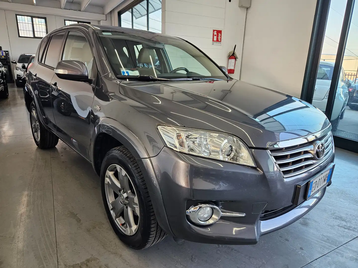 Toyota RAV 4 Rav4 III 2010 Crossover RAV4 2.2 d-4d Executive Grigio - 1
