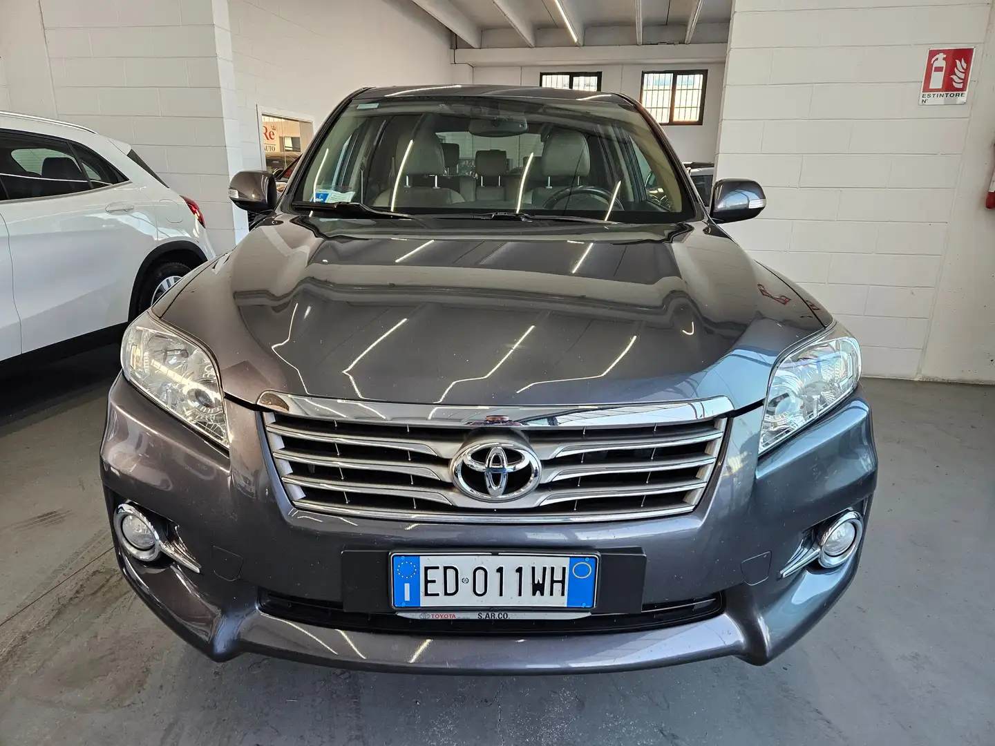 Toyota RAV 4 Rav4 III 2010 Crossover RAV4 2.2 d-4d Executive Grigio - 2