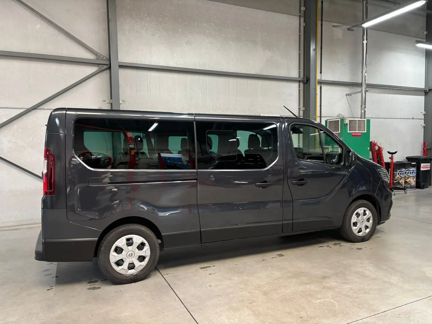 Renault Trafic Trafic Blue dCi 110 L1H1 3,0t Komfort Grigio - 2