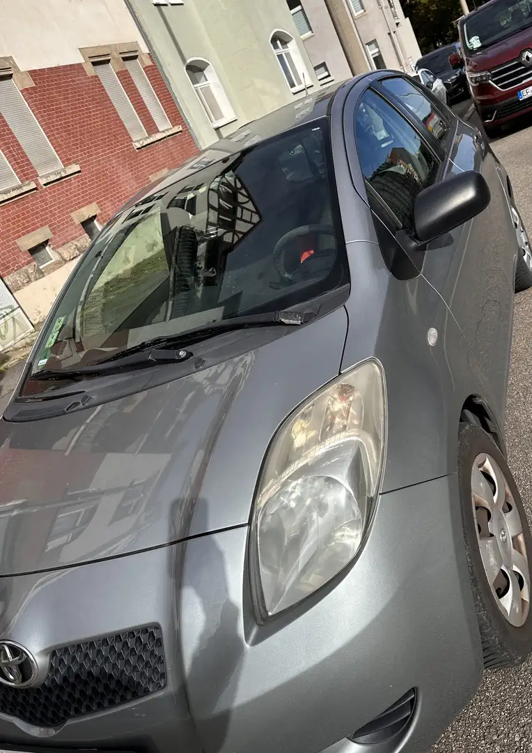 Toyota Yaris 2007, 1.0 VVT-i Luna Grau - 1