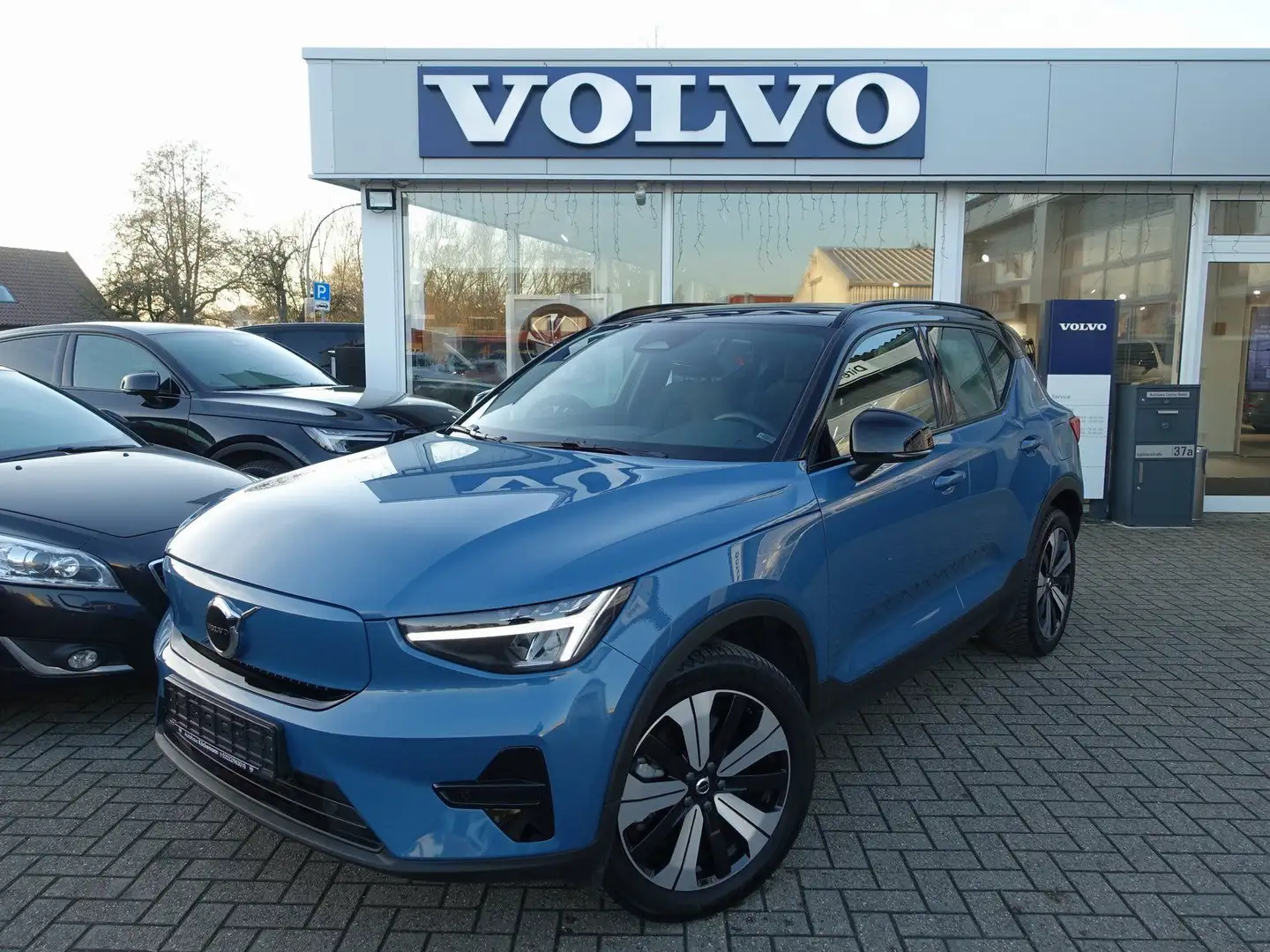 Volvo XC40 Recharge Single Motor Plus/Wärmep./Kamera Blau - 1