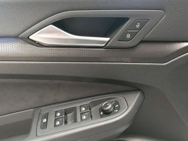 Volkswagen Golf view 12