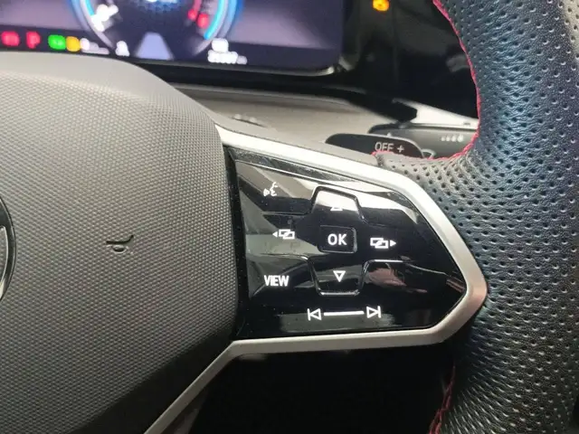 Volkswagen Golf view 13