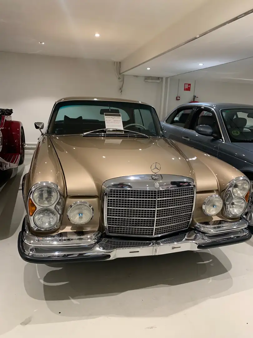 Mercedes-Benz 280 280 SE 3.5 Coupe Gold - 2