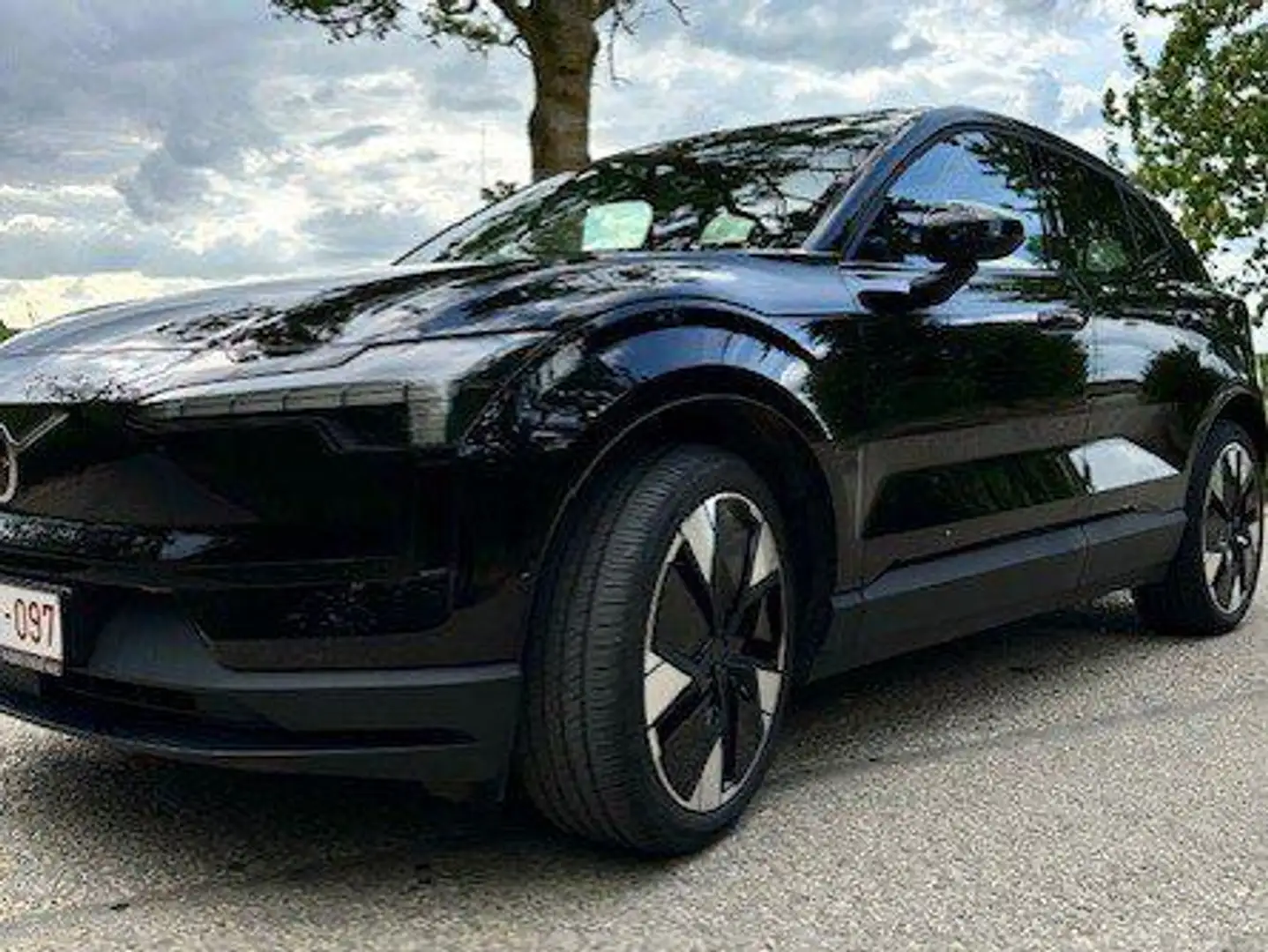 Volvo EX30 EX30 69 kWh RWD Single Motor Extended Range Ultra Noir - 1