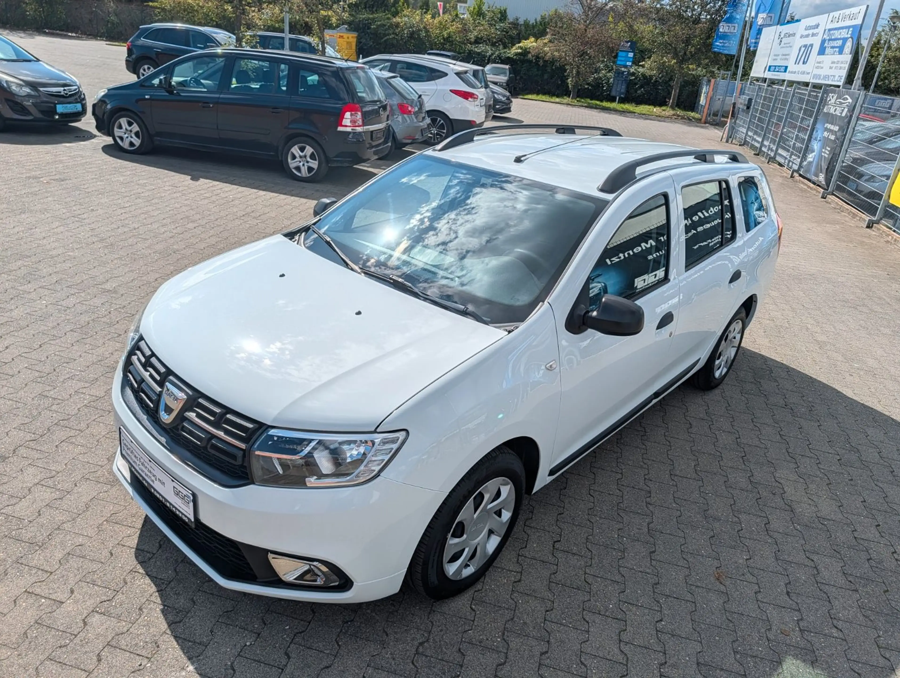 Dacia Logan Essential GARANTIE KLIMA NAVI CARPLAY — photo 4