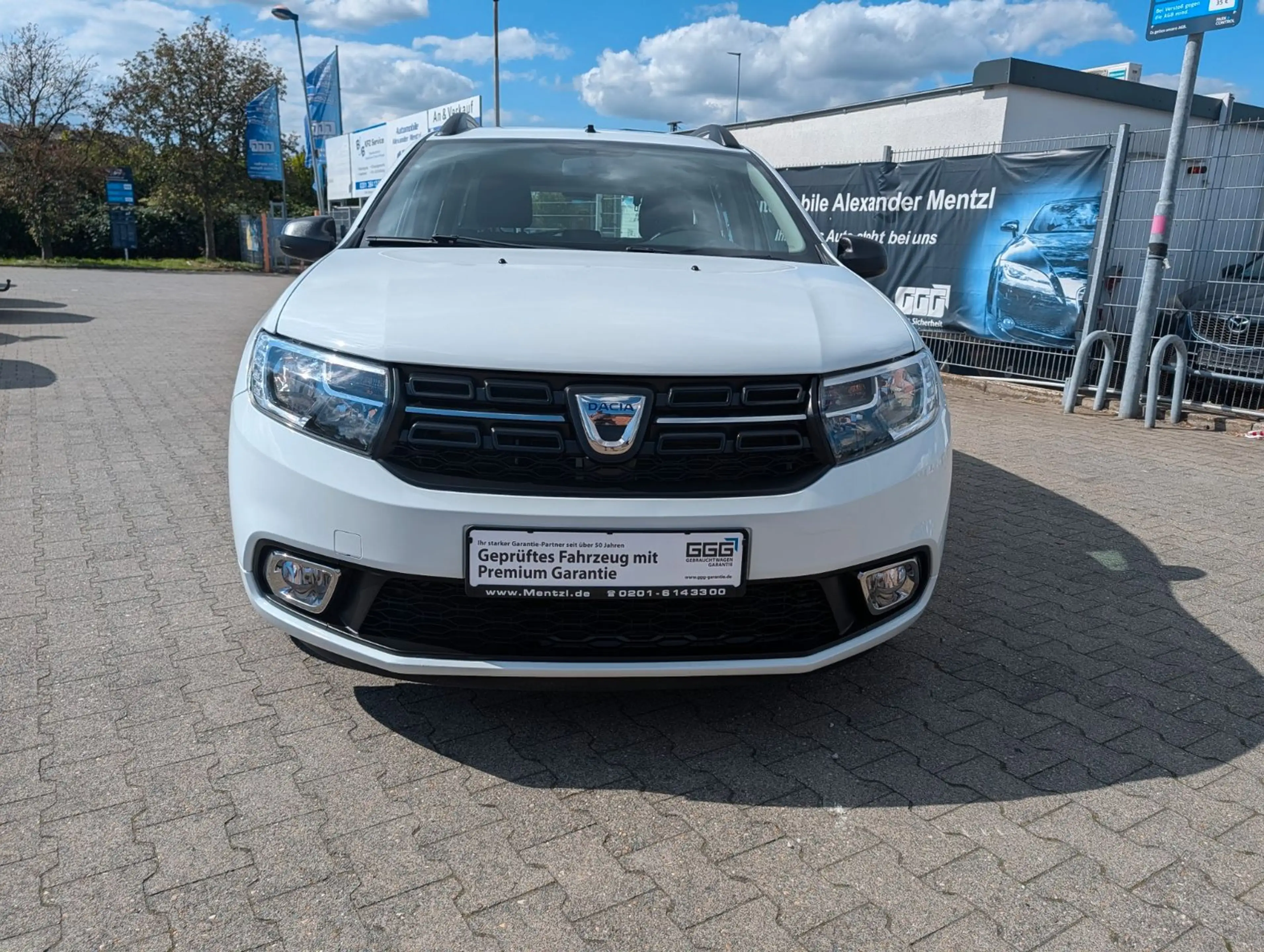 Dacia Logan Essential GARANTIE KLIMA NAVI CARPLAY — photo 2