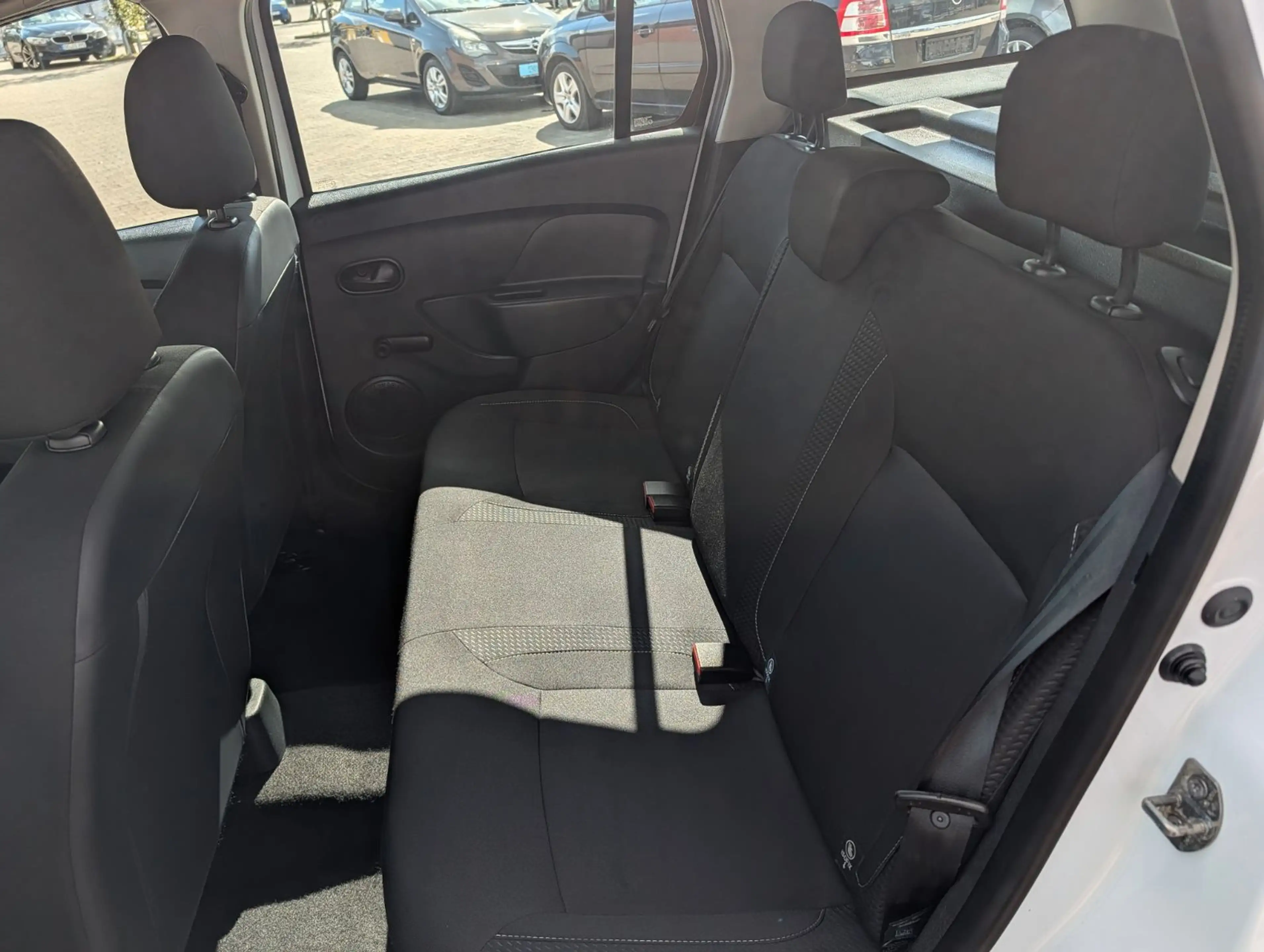 Dacia Logan Essential GARANTIE KLIMA NAVI CARPLAY — photo 13