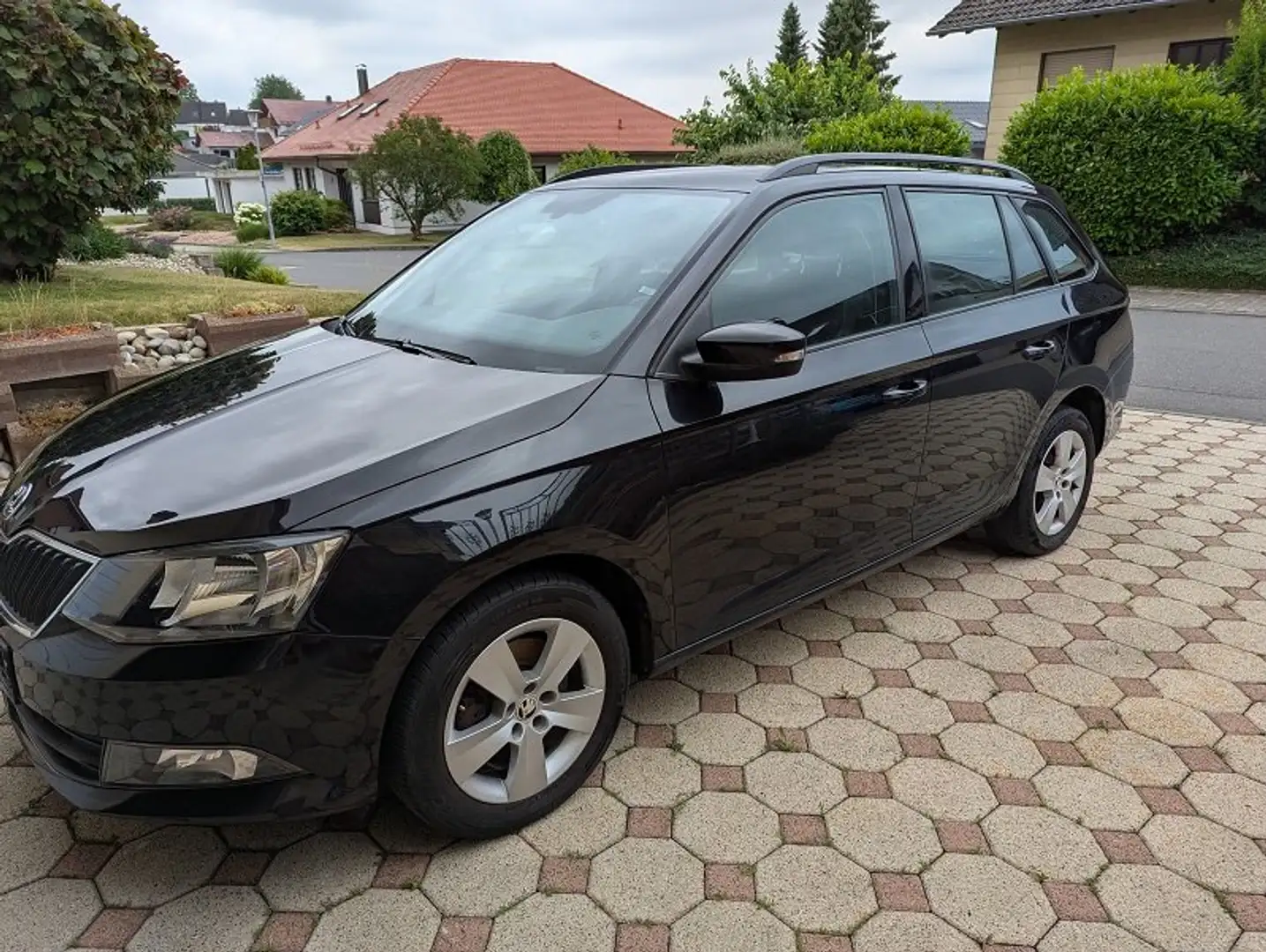 Skoda Fabia Combi 1.0 TSI Cool. Tüv + Inspektion Neu Schwarz - 1