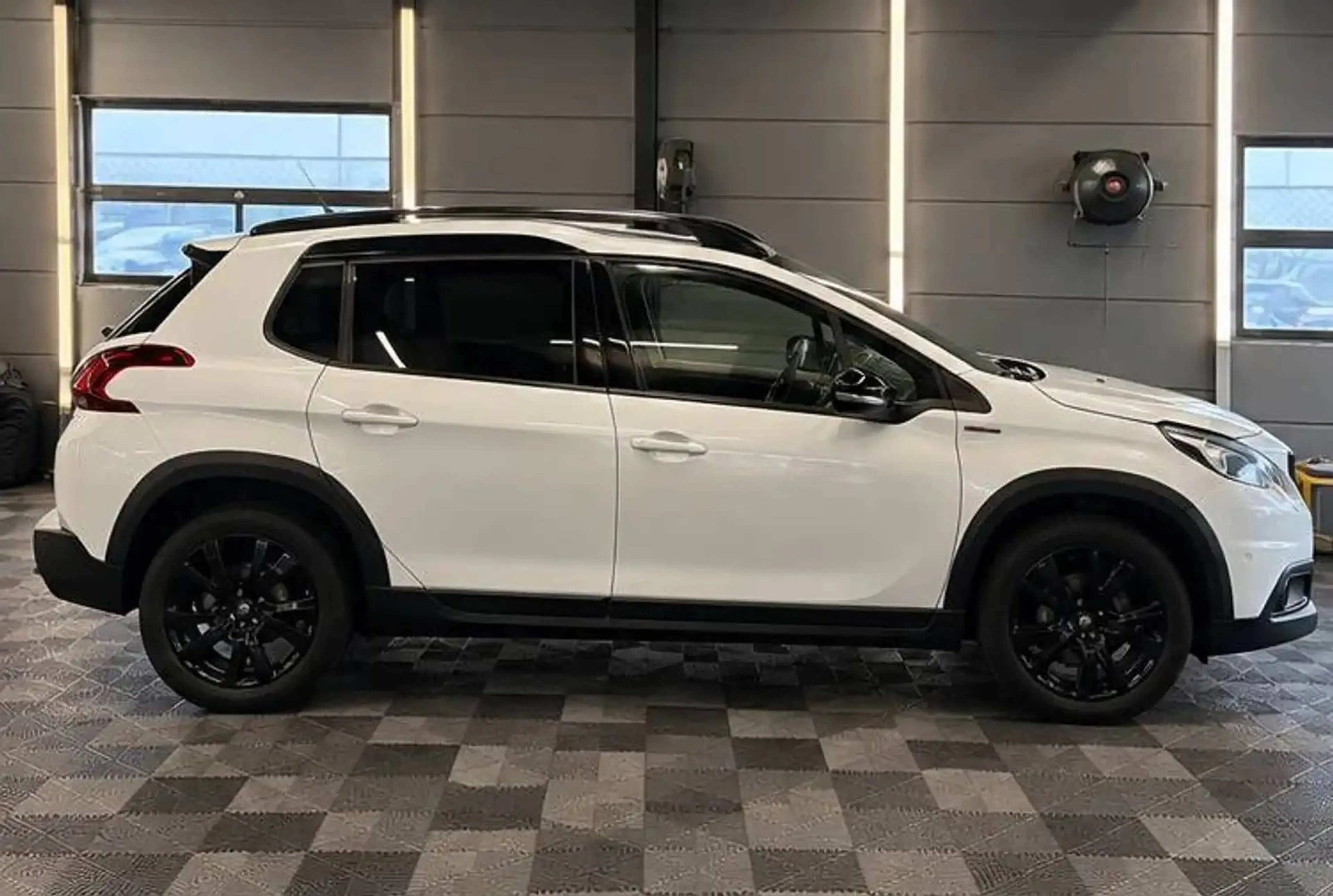 Peugeot 2008 1.2i benz. GT-LINE AUTOMATIQUE Euro 6 bj. 2019 126595km — photo 6