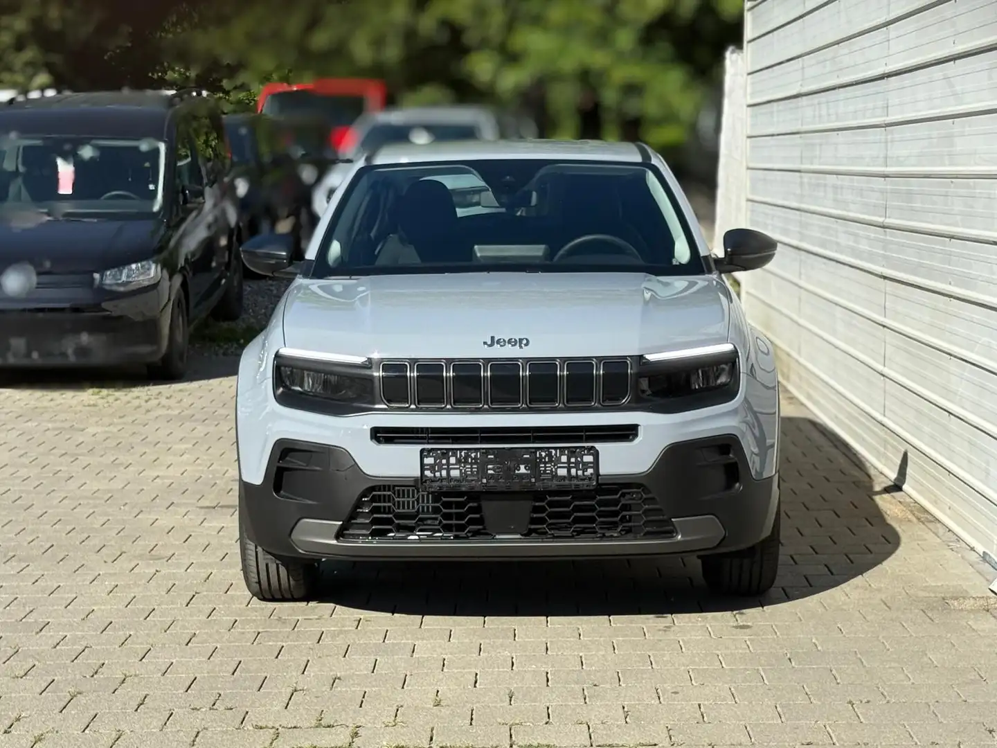 Jeep Avenger Longitude 1.2 e-HYBRID DCT Android Auto*SHZ*PDC... Grau - 2