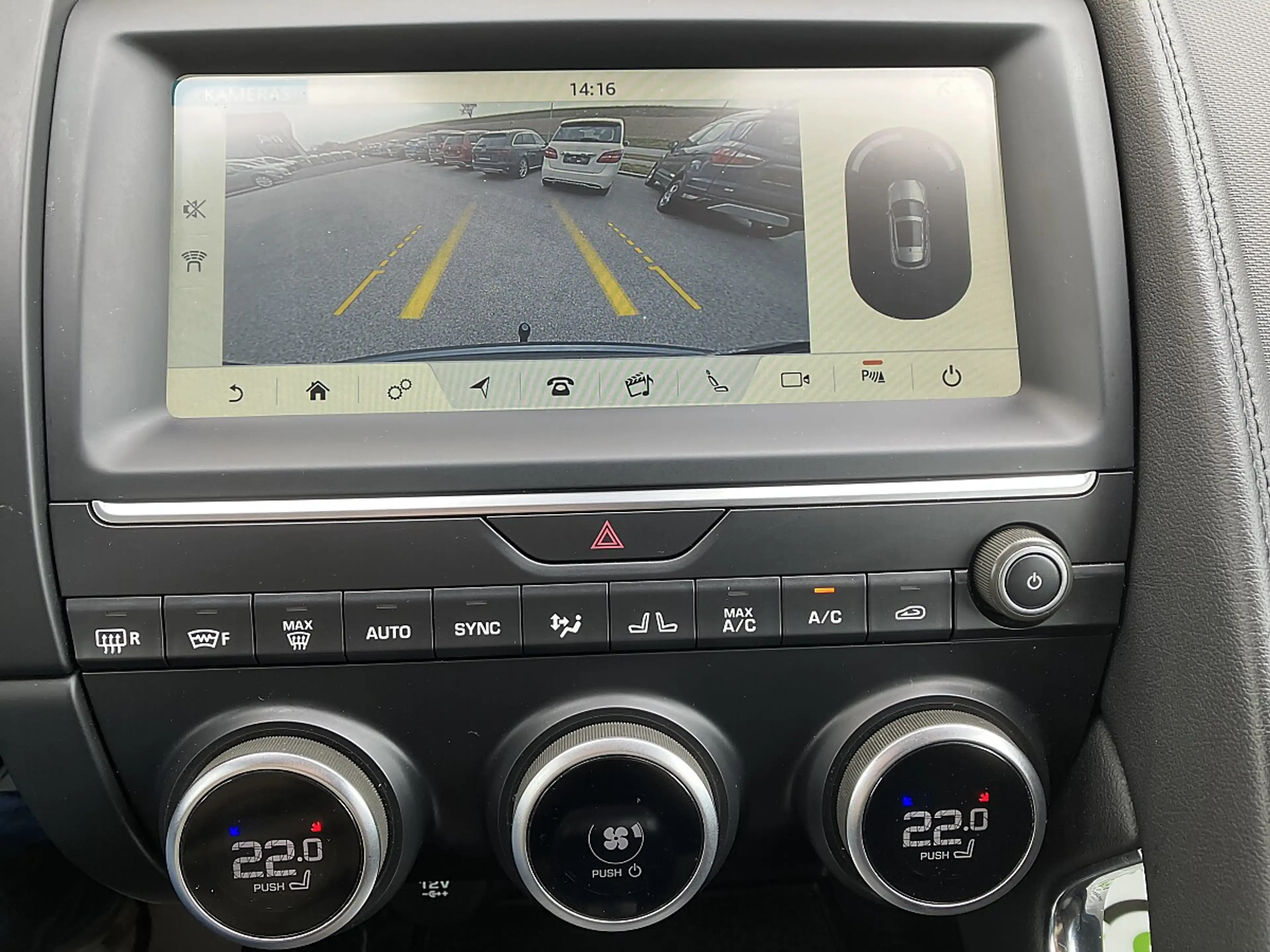Jaguar E-Pace 2.0DI4 D180 R-Dynamic AWD Aut. — photo 14