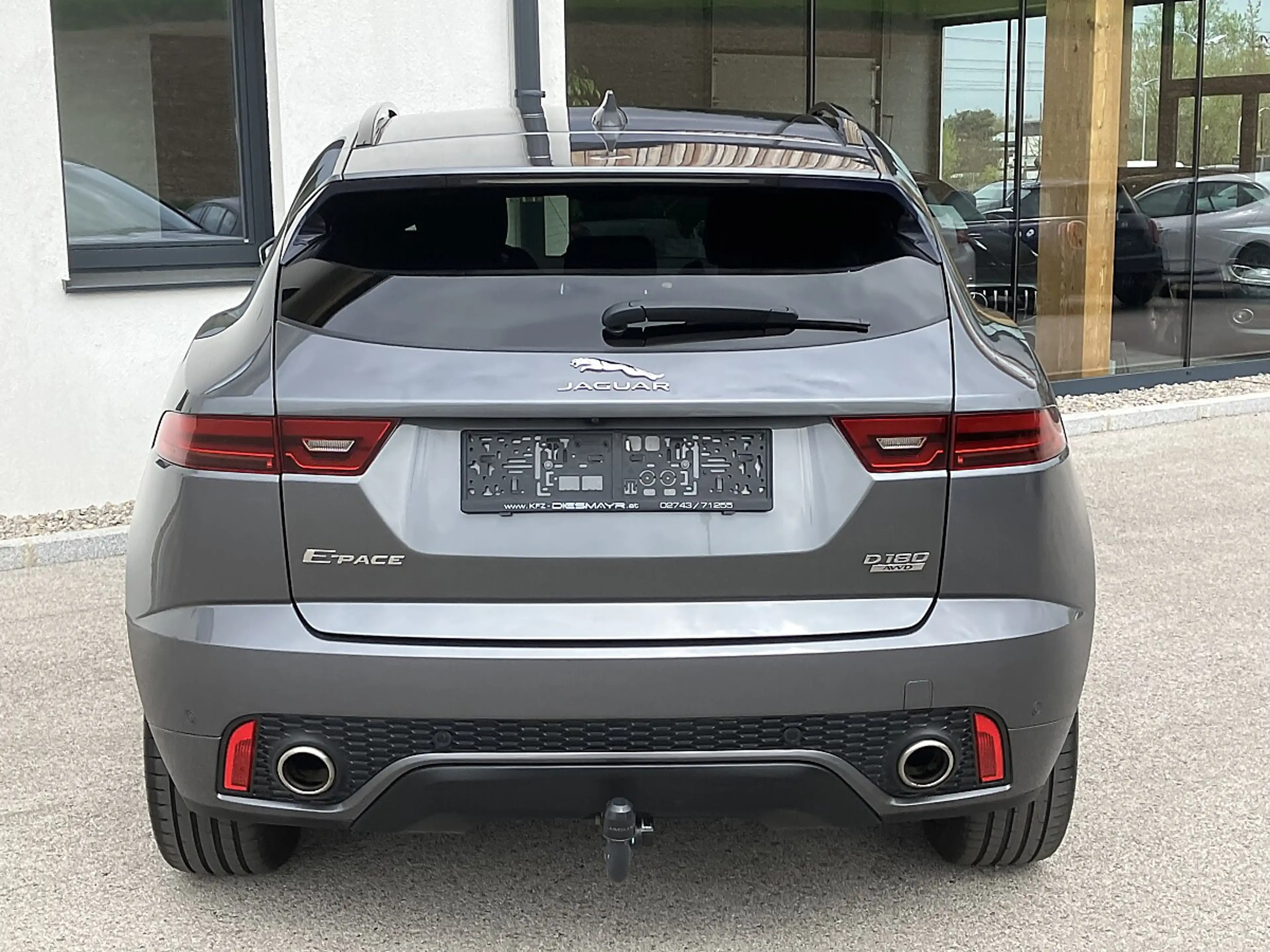 Jaguar E-Pace 2.0DI4 D180 R-Dynamic AWD Aut. — photo 4