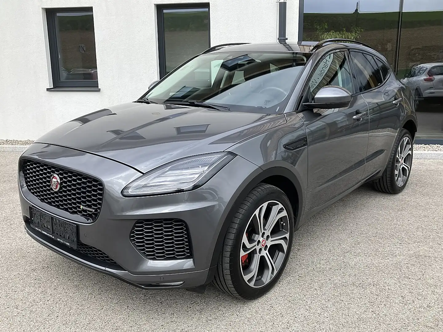 Jaguar E-Pace 2.0DI4 D180 R-Dynamic AWD Aut. Grau - 1