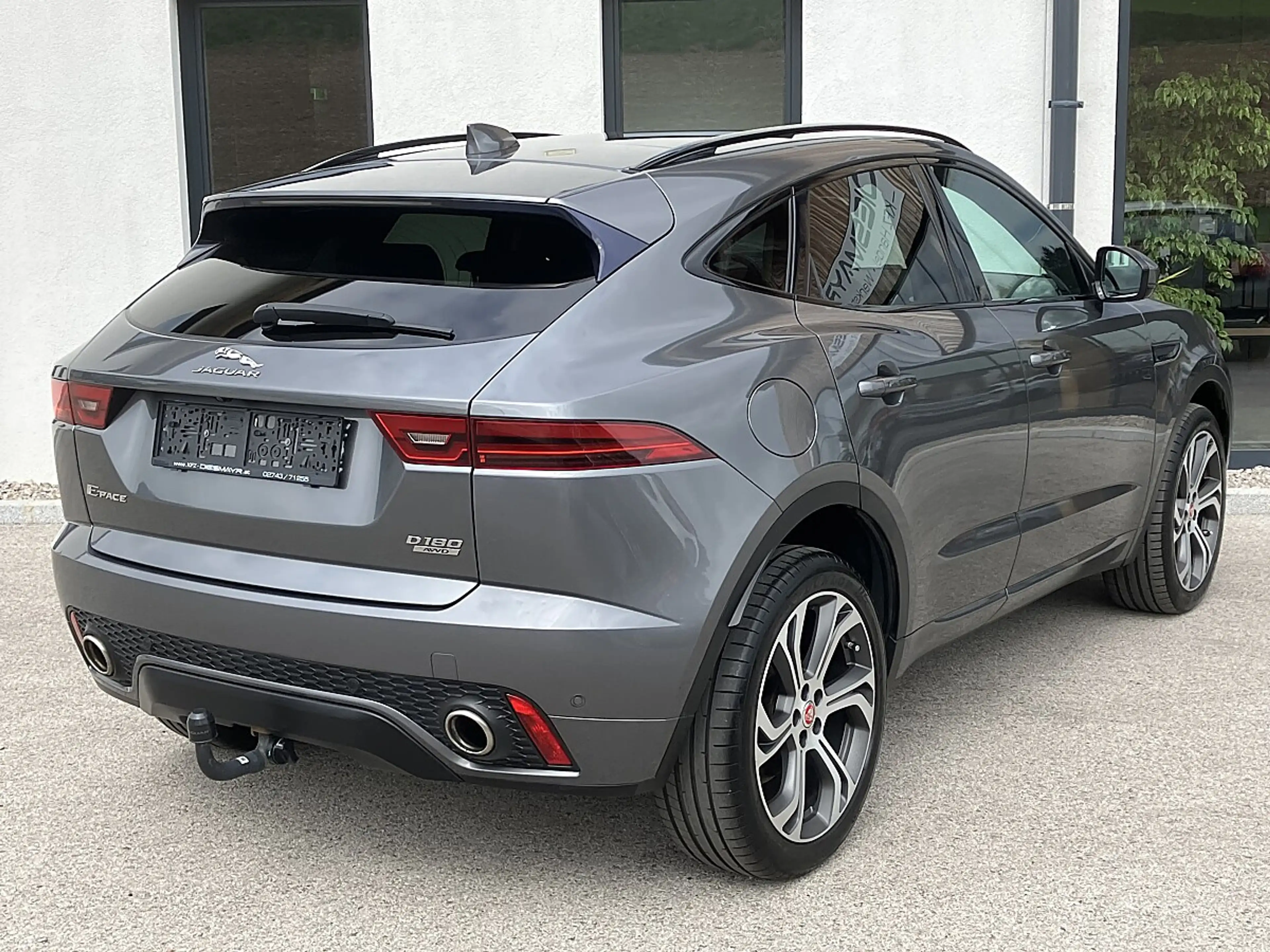 Jaguar E-Pace 2.0DI4 D180 R-Dynamic AWD Aut. — photo 5