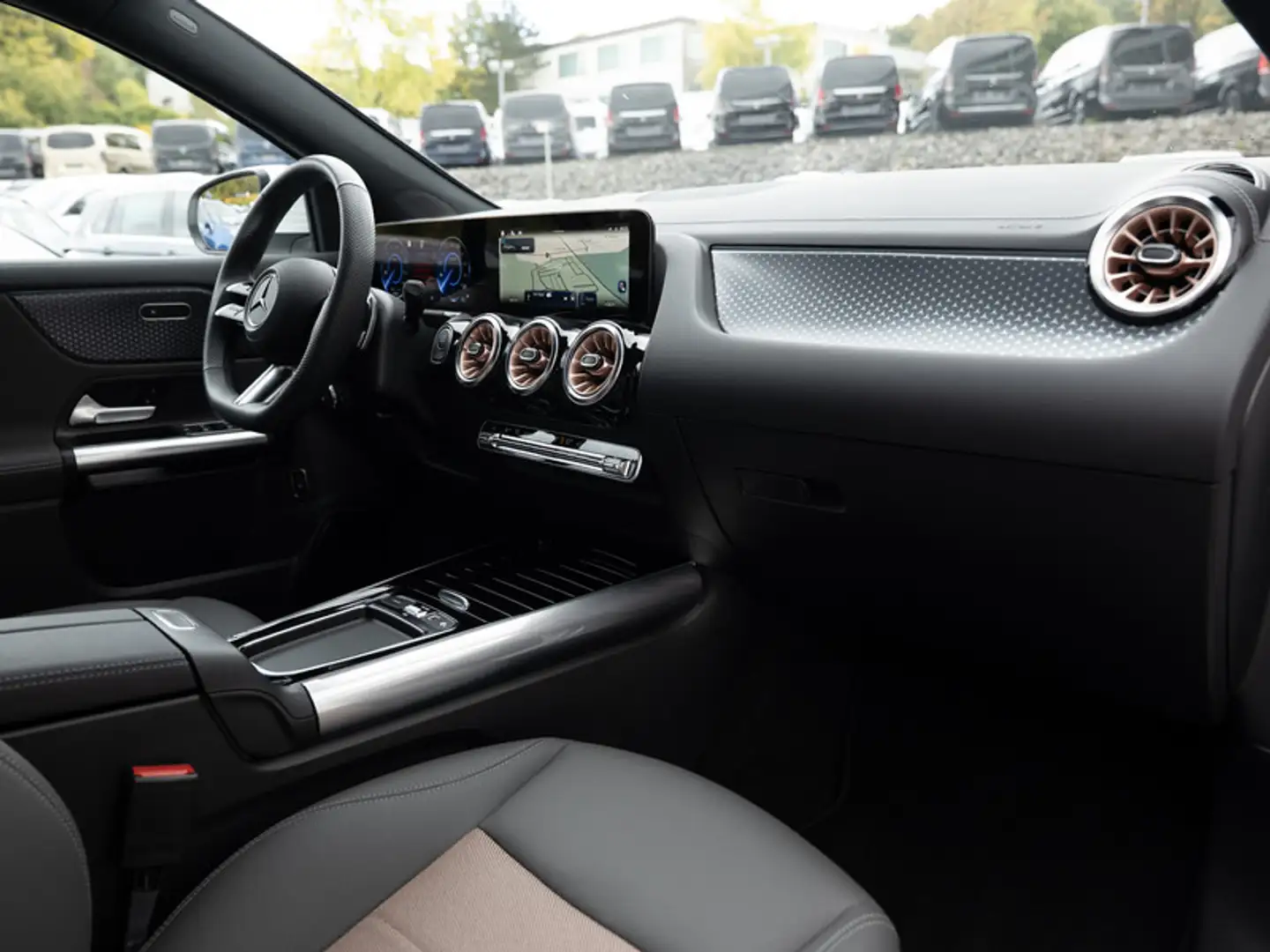 Mercedes-Benz EQA 300 4M ElectricArt/LED/Cam/Totw/EASY-P/Keyl Weiß - 2