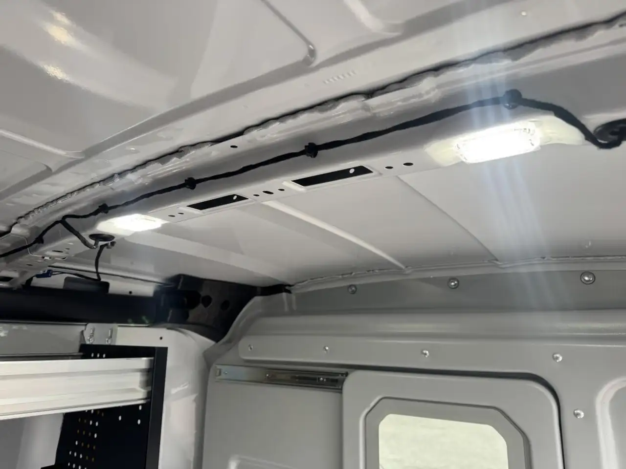 Ford Transit Cargo Van снимка Ford Transit Cargo Van