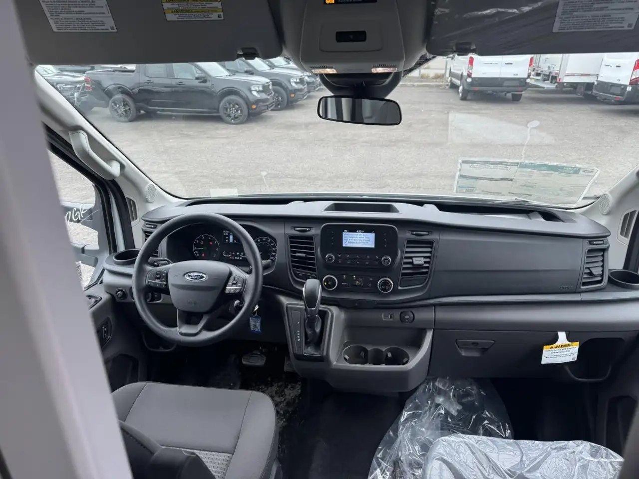 Ford Transit Cargo Van снимка Ford Transit Cargo Van
