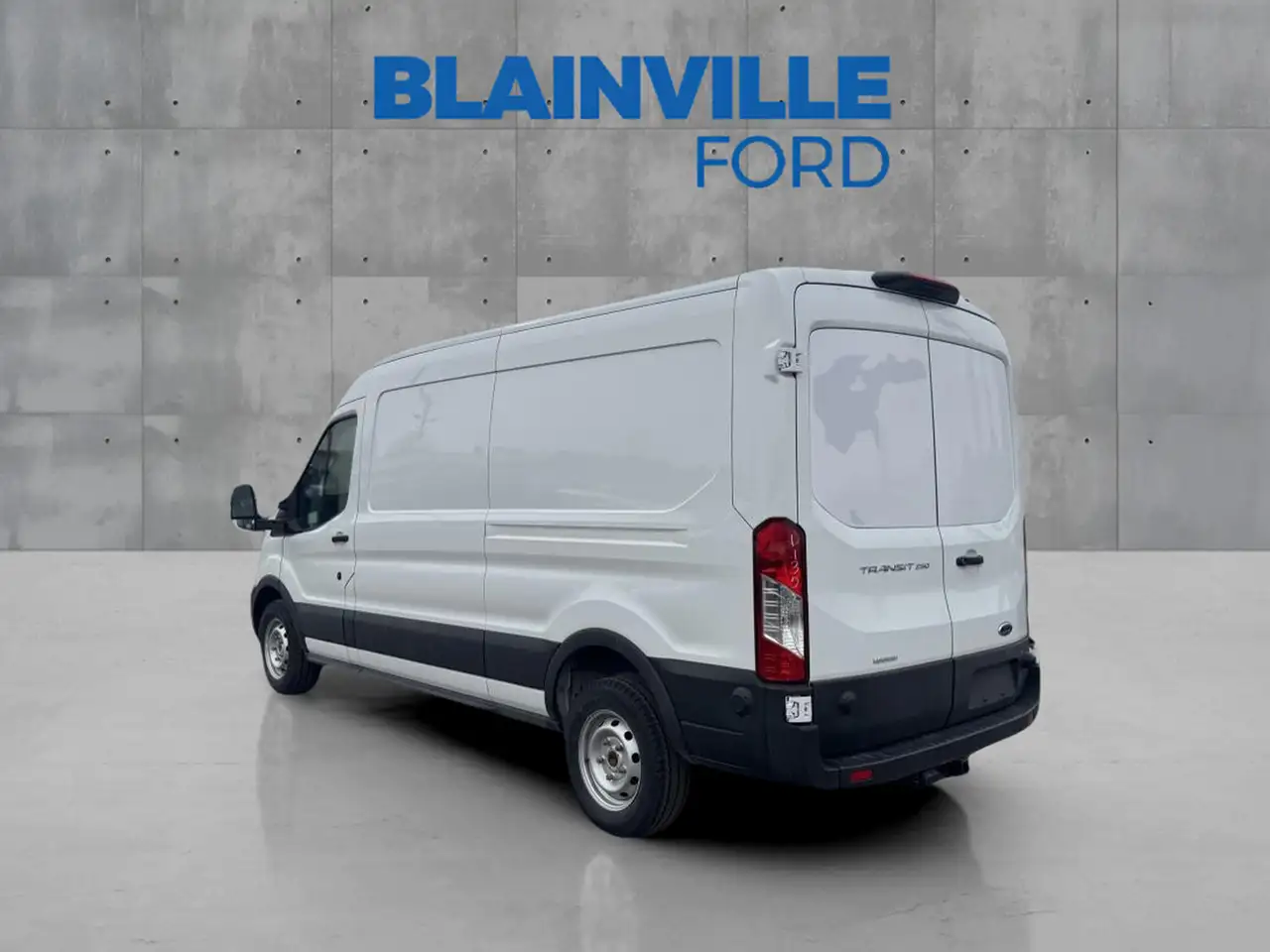 Ford Transit Cargo Van снимка Ford Transit Cargo Van