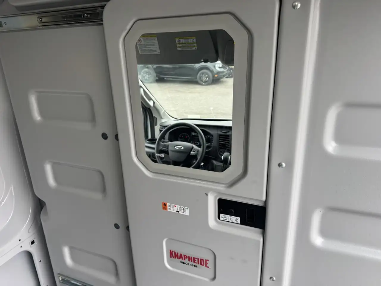 Ford Transit Cargo Van снимка Ford Transit Cargo Van