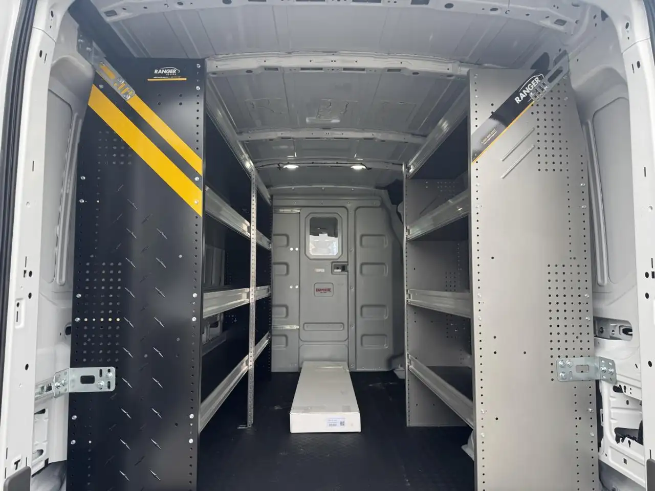 Ford Transit Cargo Van снимка Ford Transit Cargo Van