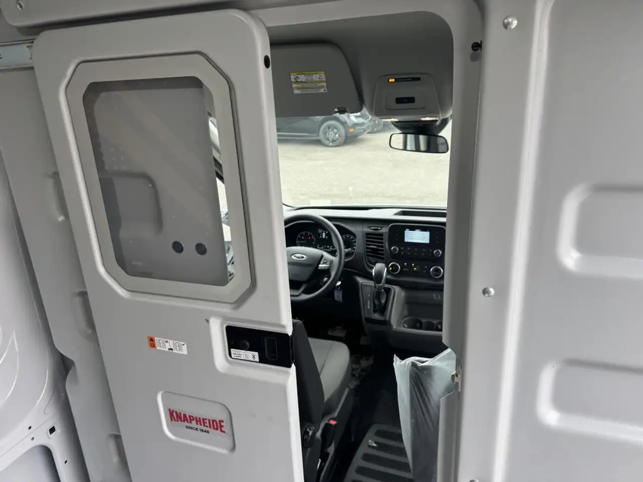 Ford Transit Cargo Van снимка Ford Transit Cargo Van