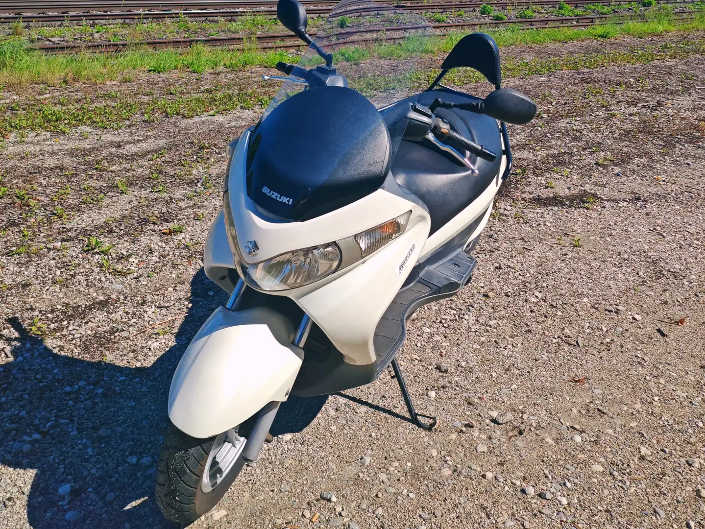 Suzuki Burgman 125 Fehér - 2