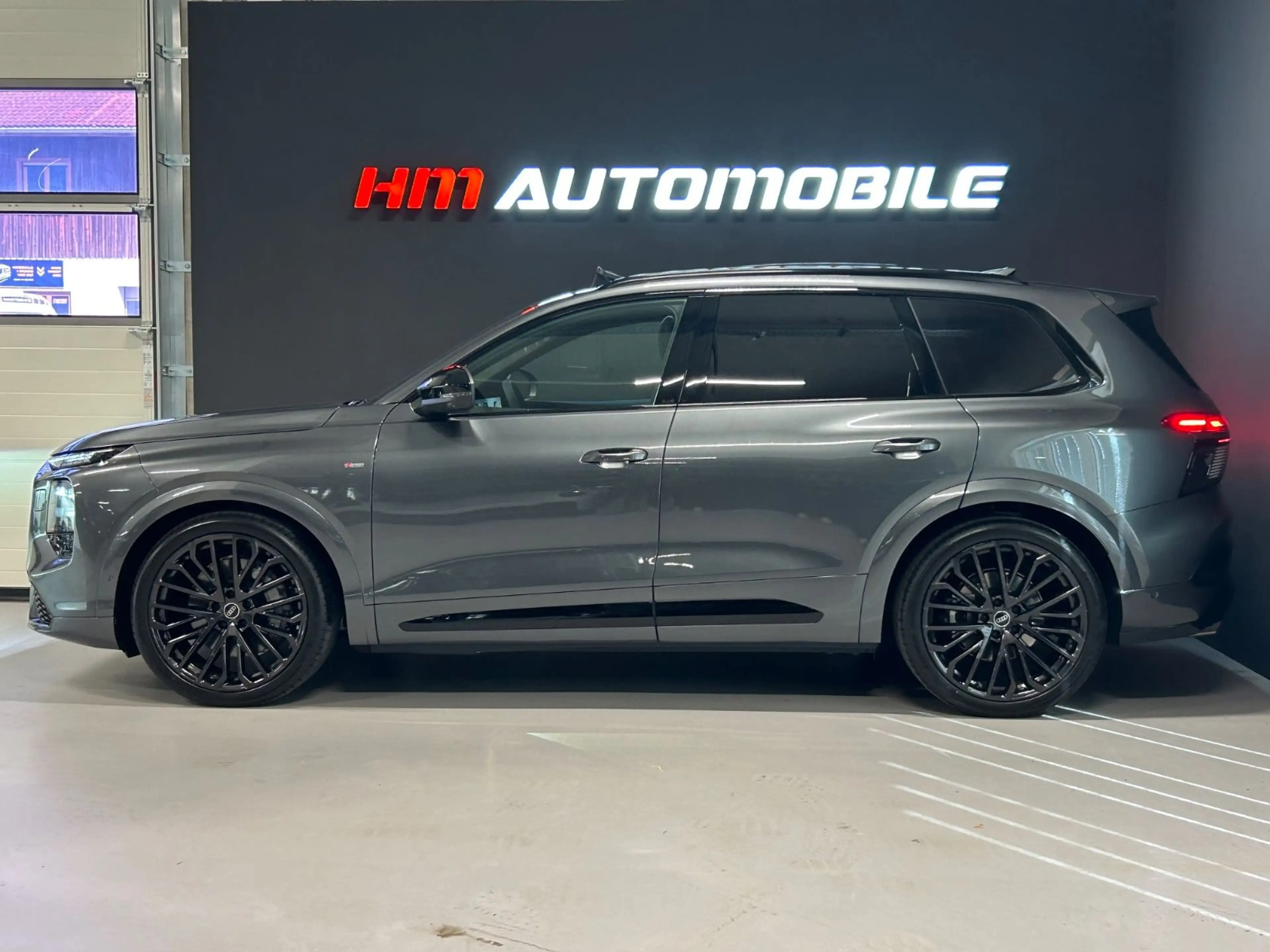 Audi Q7 TDI 220KW NEW MODEL/7SEATS/TECH PRO/MASSAGE — photo 3