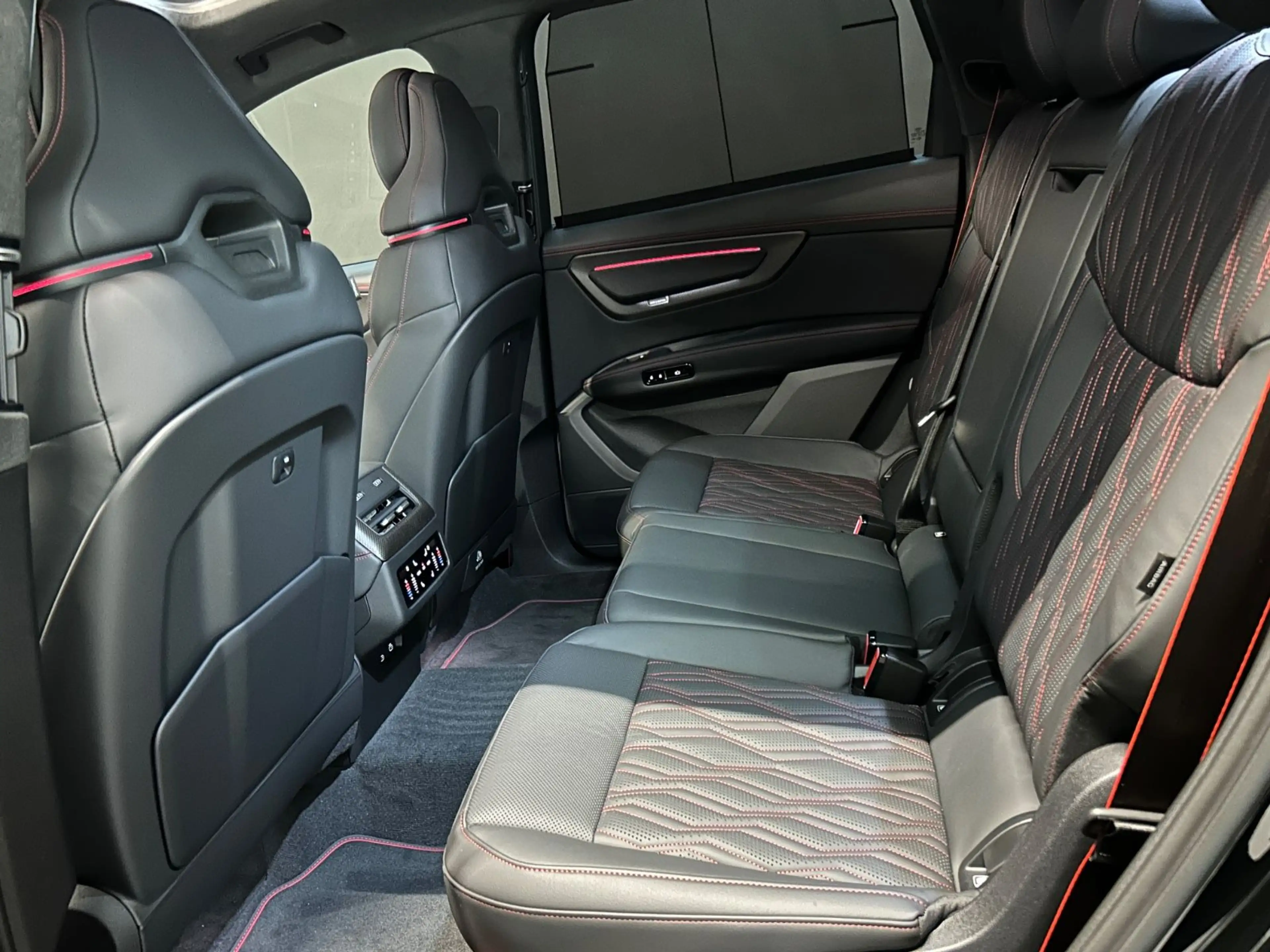 Audi Q7 TDI 220KW NEW MODEL/7SEATS/TECH PRO/MASSAGE — photo 9