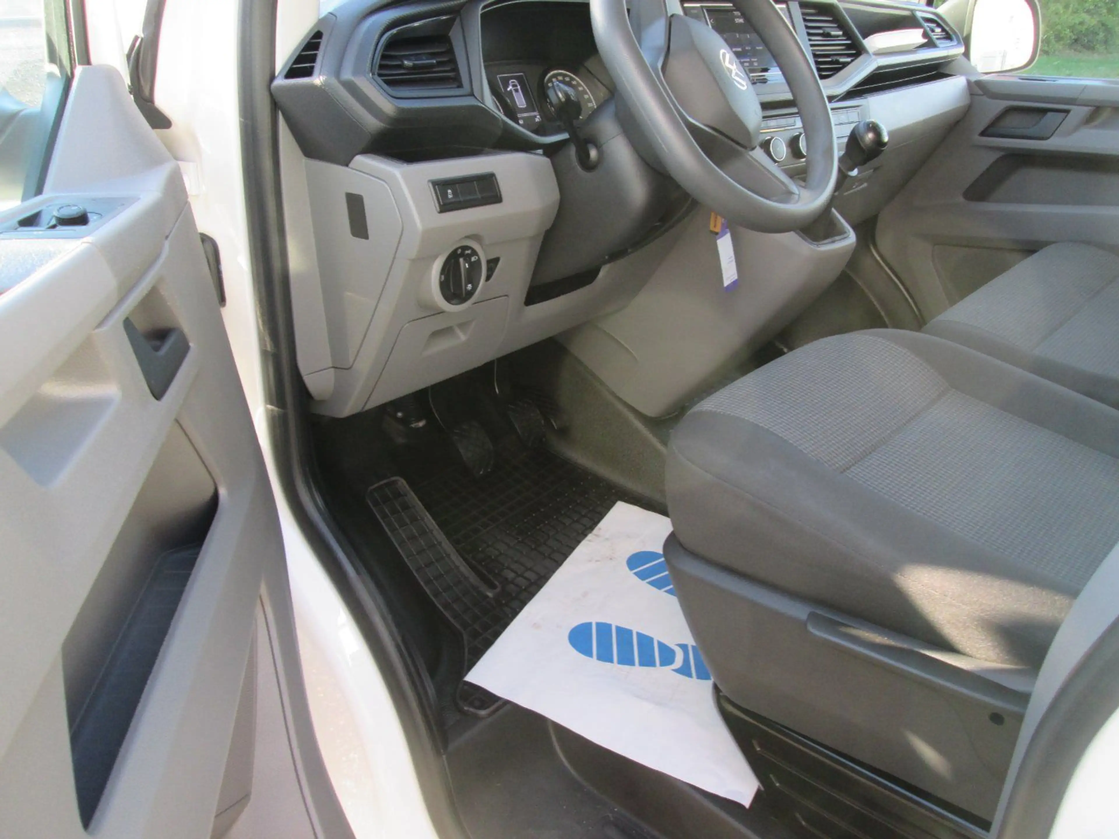 Volkswagen T6.1 Transporter T6.1 2.0 TDI 4Motion Kombi L2H1 — photo 10