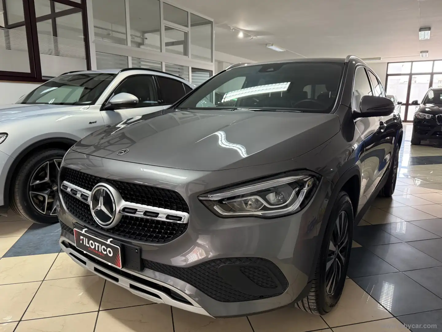 Mercedes-Benz GLA 200 GLA 200 d Automatic Sport FARI FULL LED - CARPLAY Gris - 1