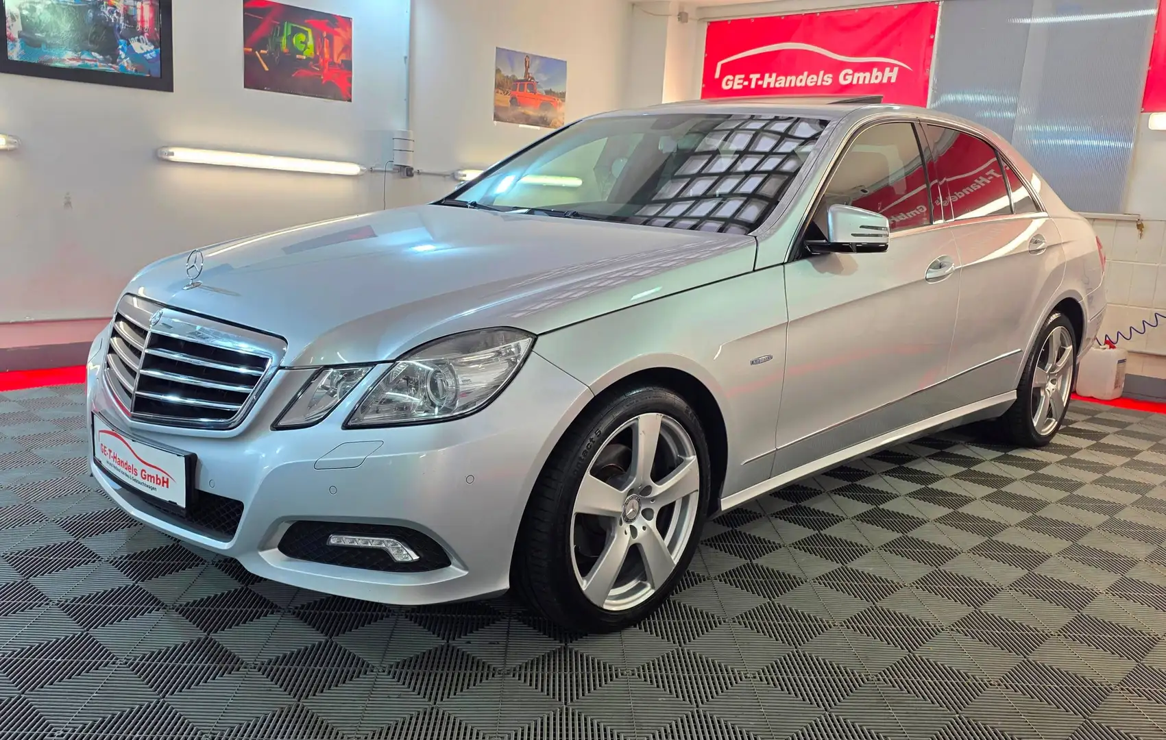 Mercedes-Benz E 220 CDI Avantgarde Aut. Xenon Leder Silber - 1