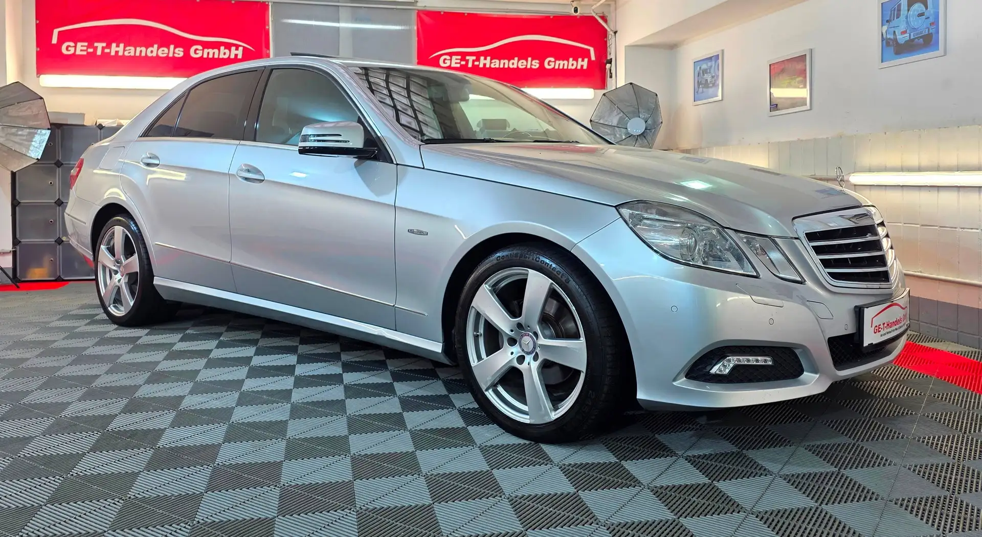 Mercedes-Benz E 220 CDI Avantgarde Aut. Xenon Leder Silber - 2