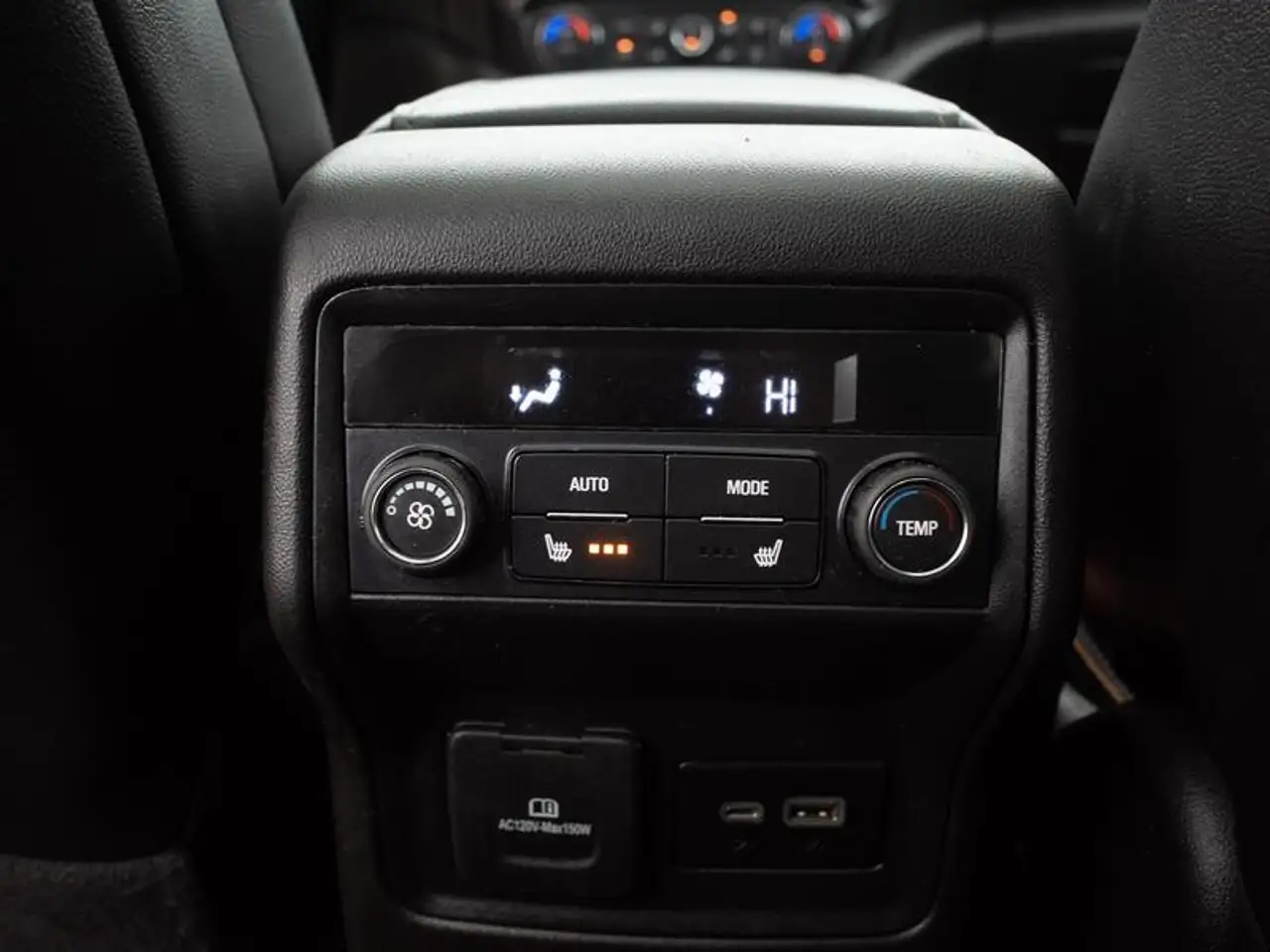 GMC Acadia снимка GMC Acadia
