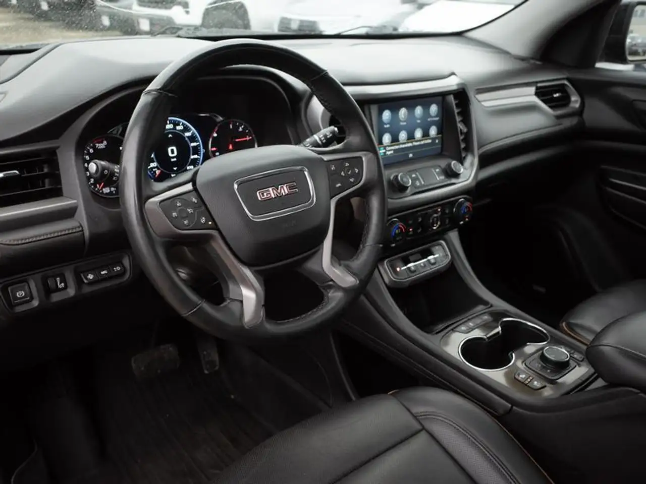 GMC Acadia снимка GMC Acadia