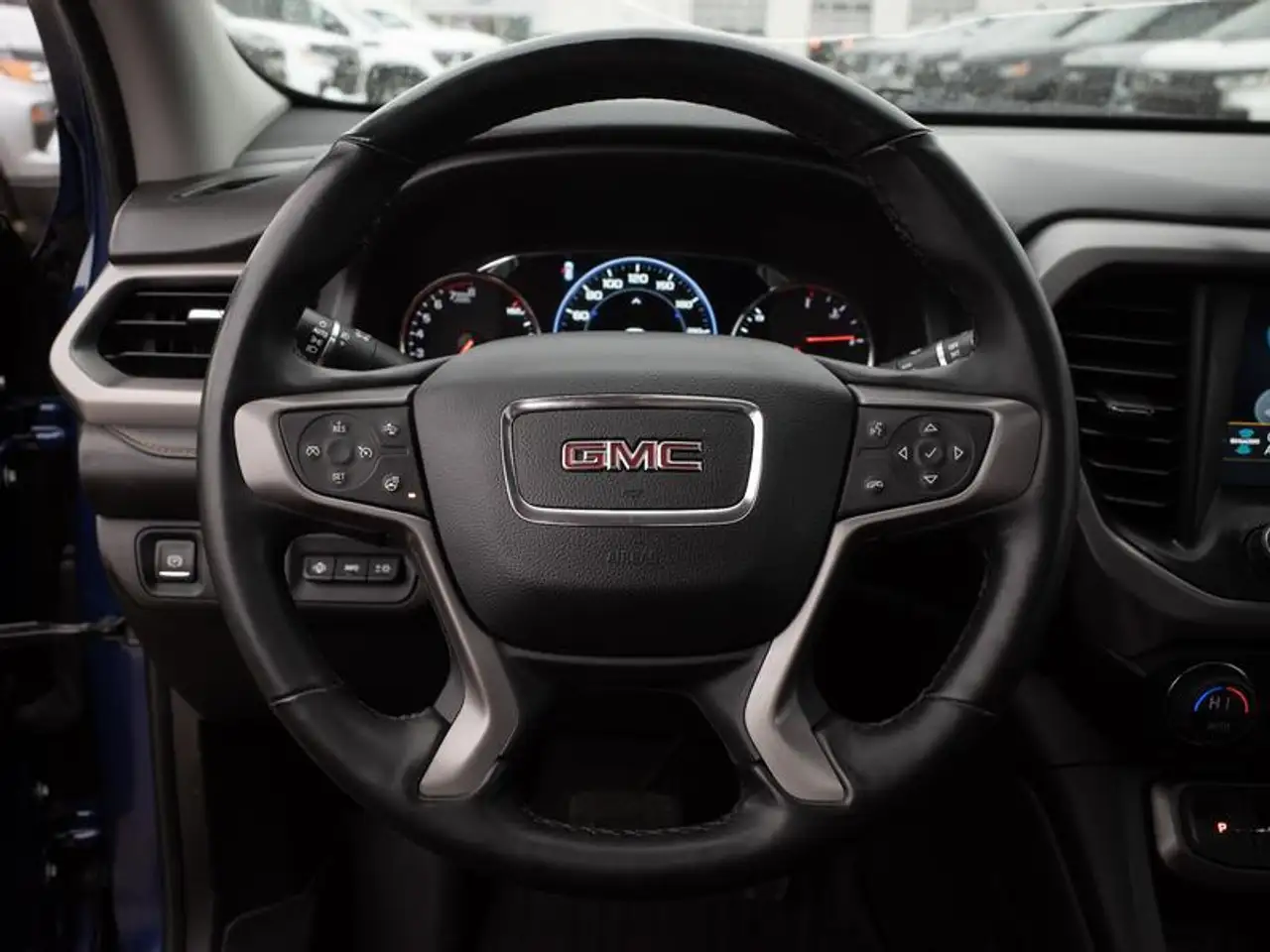 GMC Acadia снимка GMC Acadia