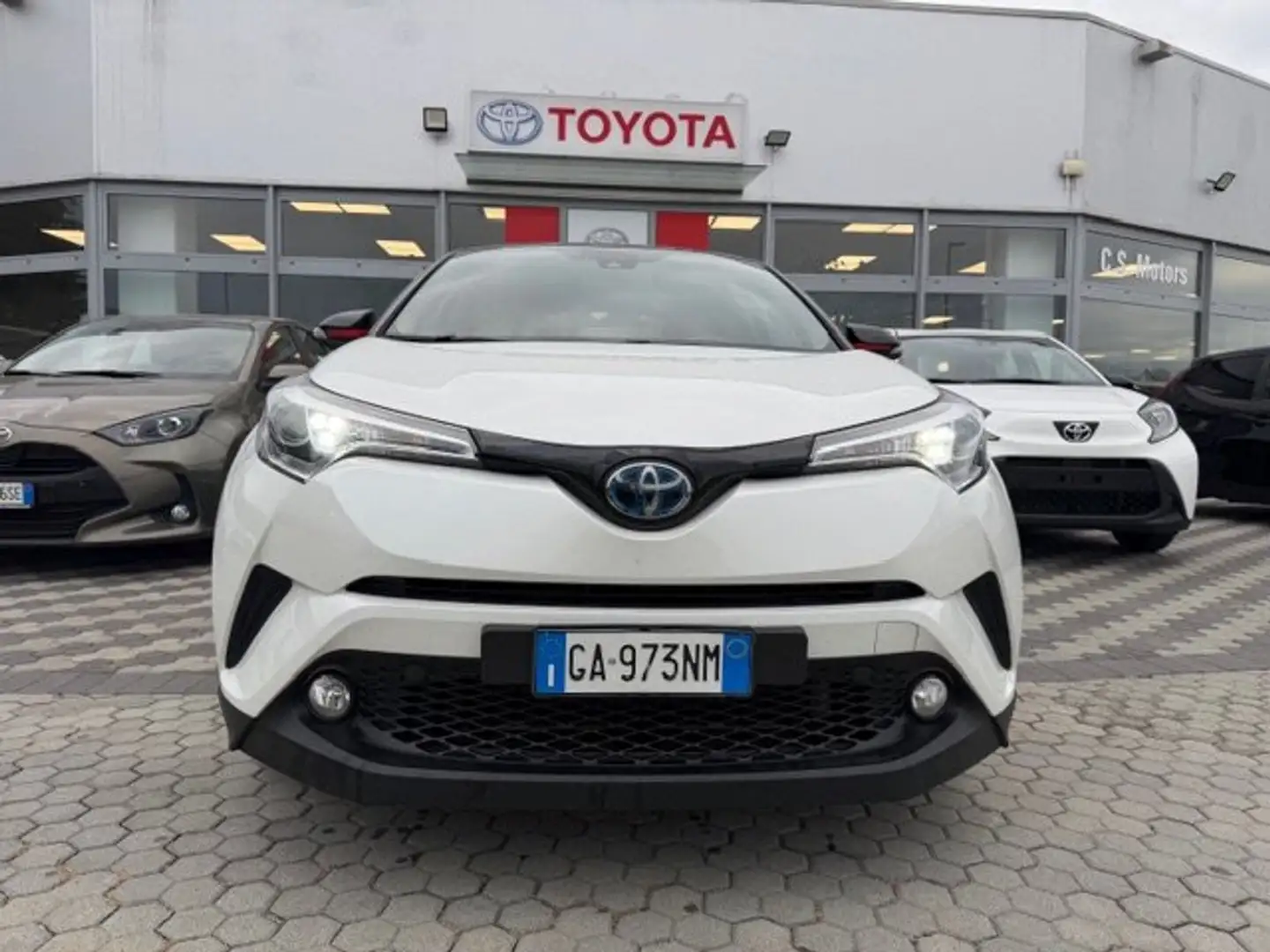 Toyota C-HR C-HR I 2016 1.8h Dynamic 2wd e-cvt Wit - 2